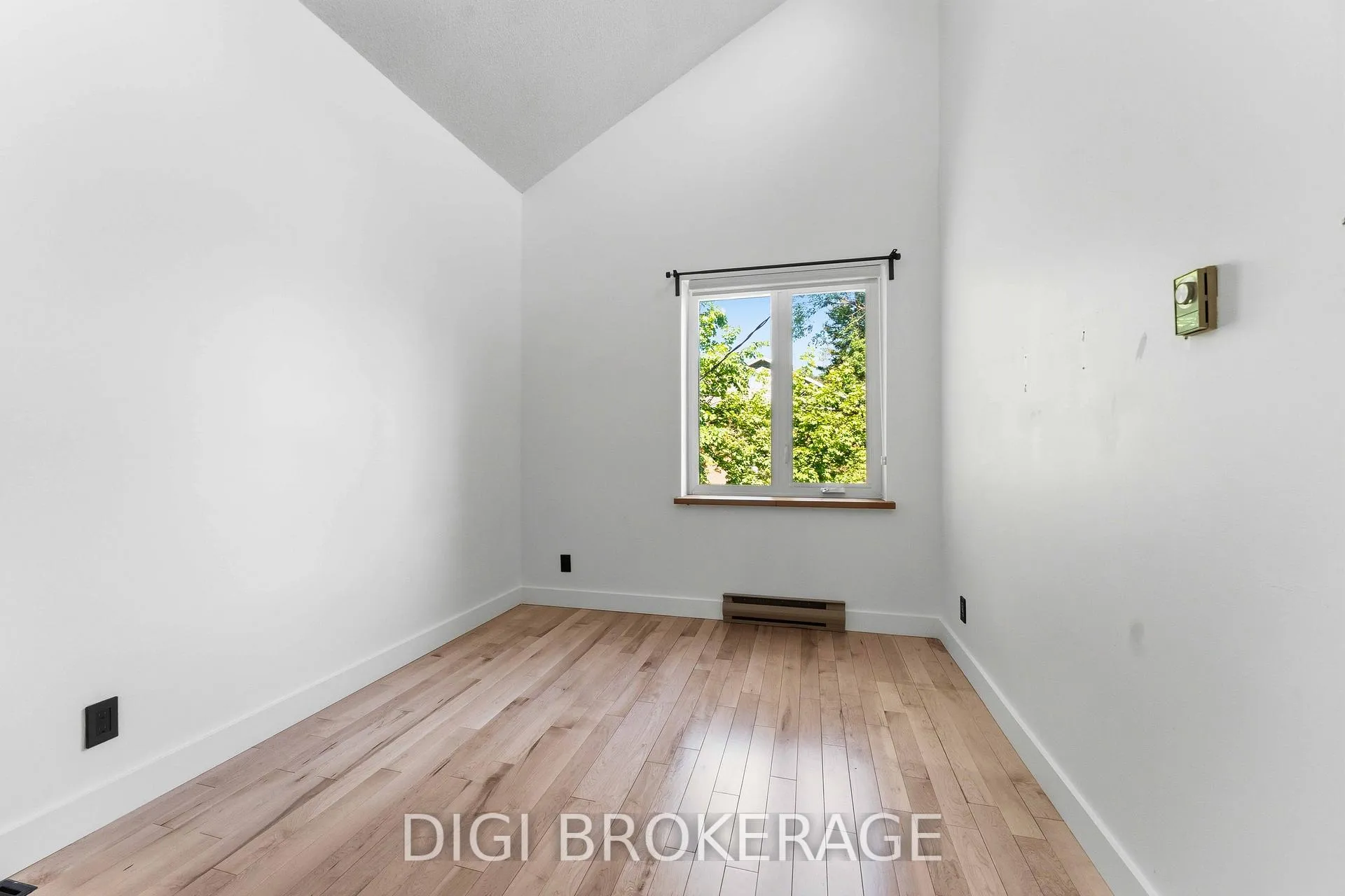 Photo 34 of 332 Iona Street, Ottawa, Westboro/Hampton Park — HOMEH