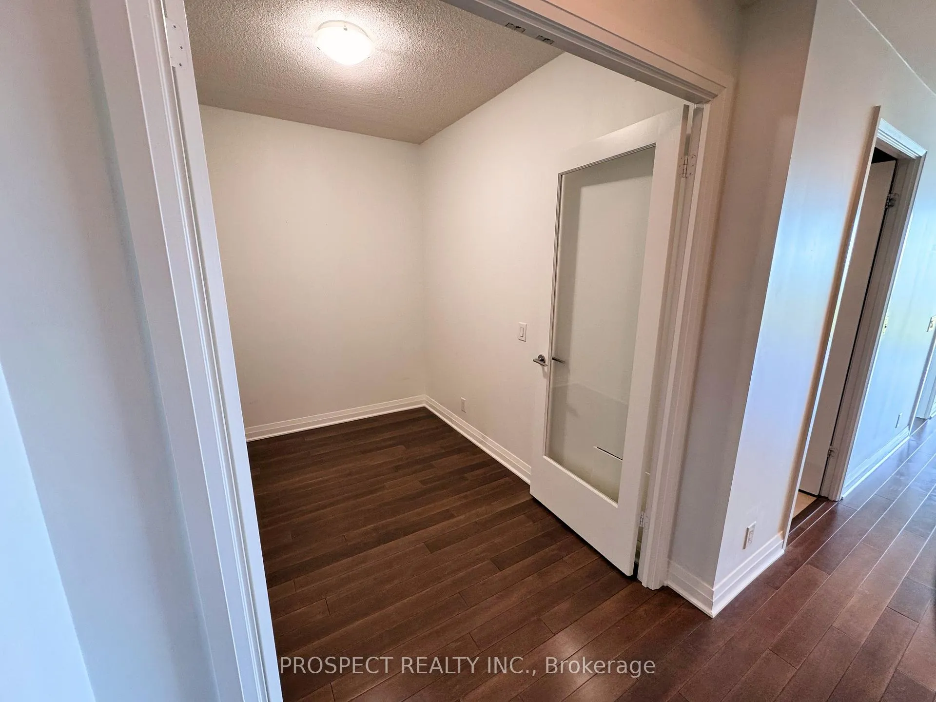 Front of Unit 1405, 1055 Southdown Road
