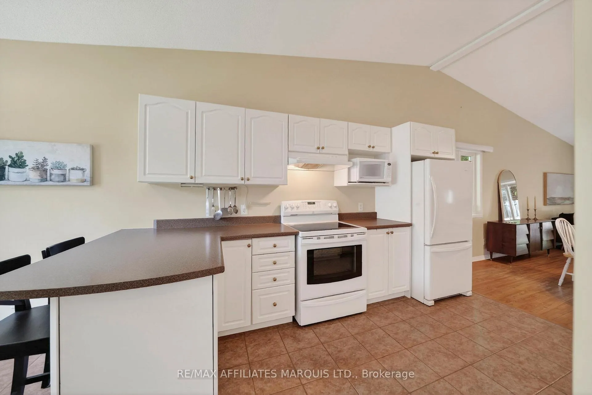 Photo 7 of Unit 1, 136 Fourth Street E, Cornwall — HOMEH