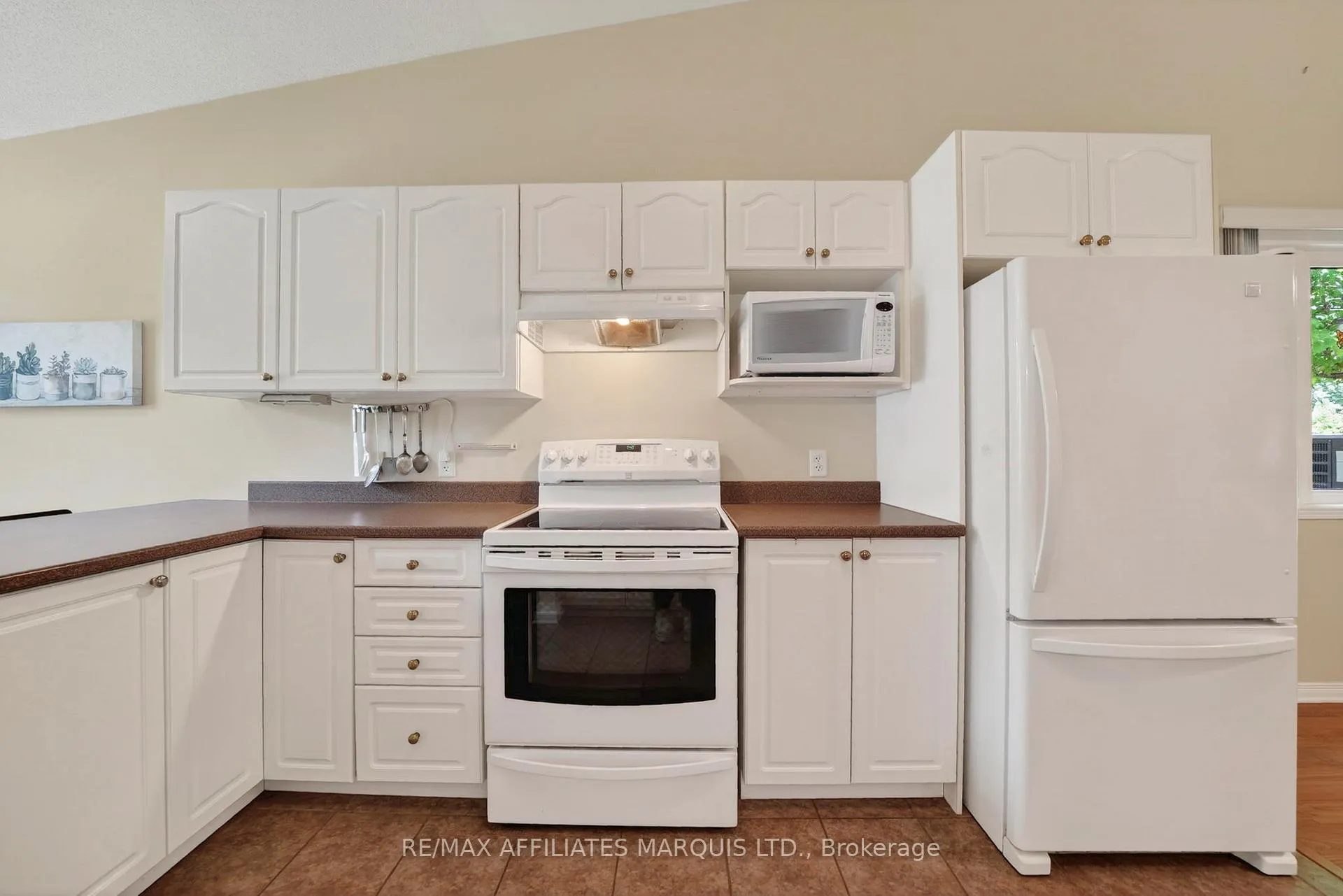 Photo 8 of Unit 1, 136 Fourth Street E, Cornwall — HOMEH