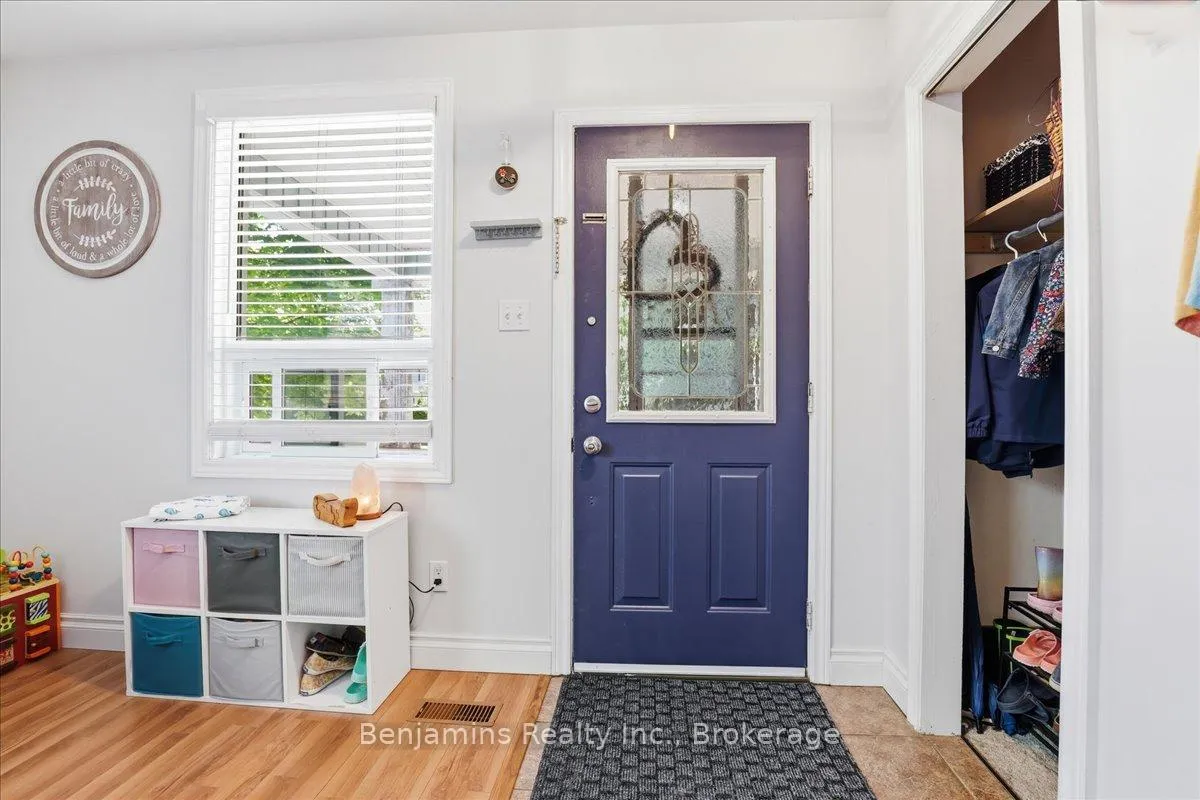 Photo 7 of 103 Chalmers Street N, Cambridge, Alison — HOMEH