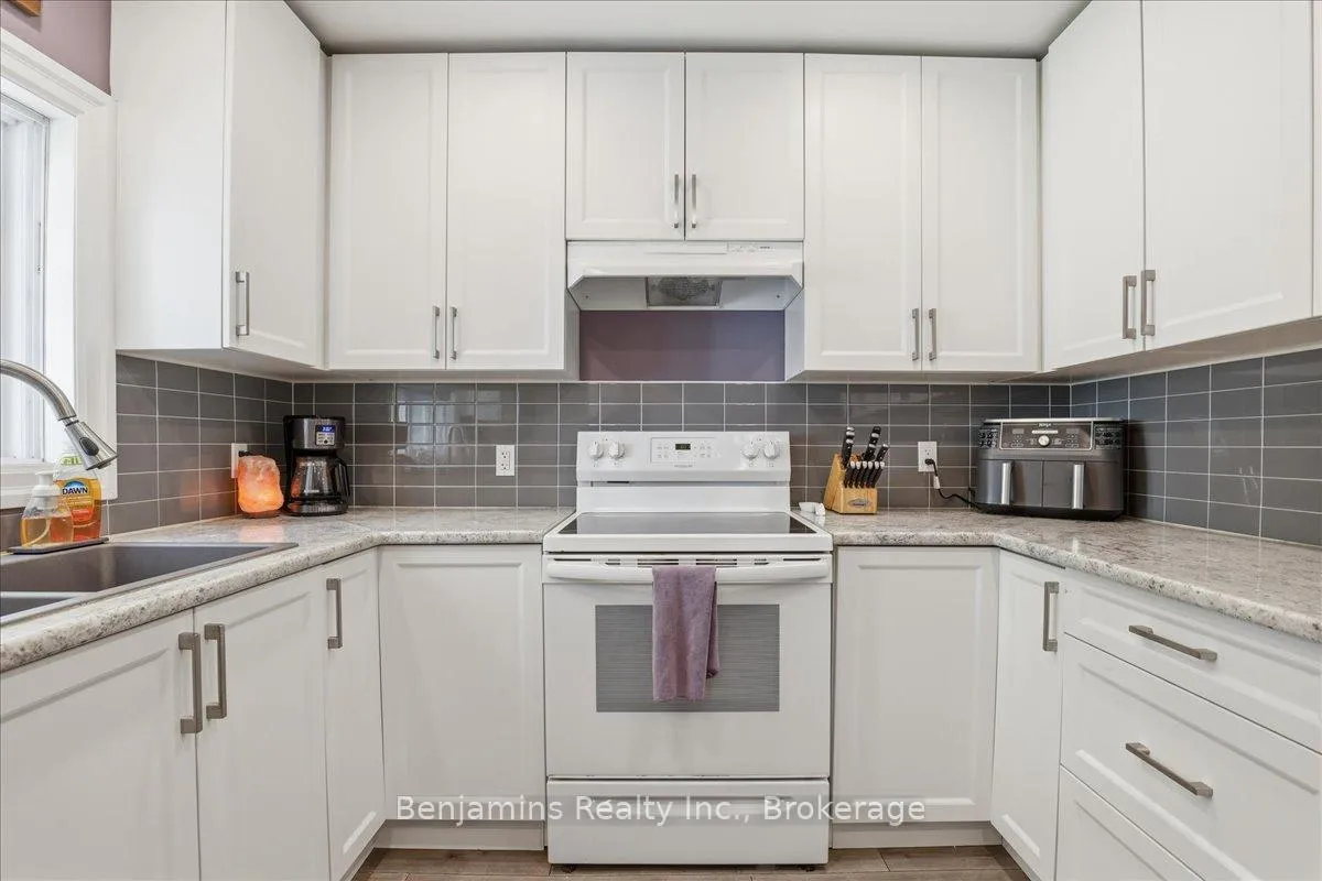 Photo 16 of 103 Chalmers Street N, Cambridge, Alison — HOMEH