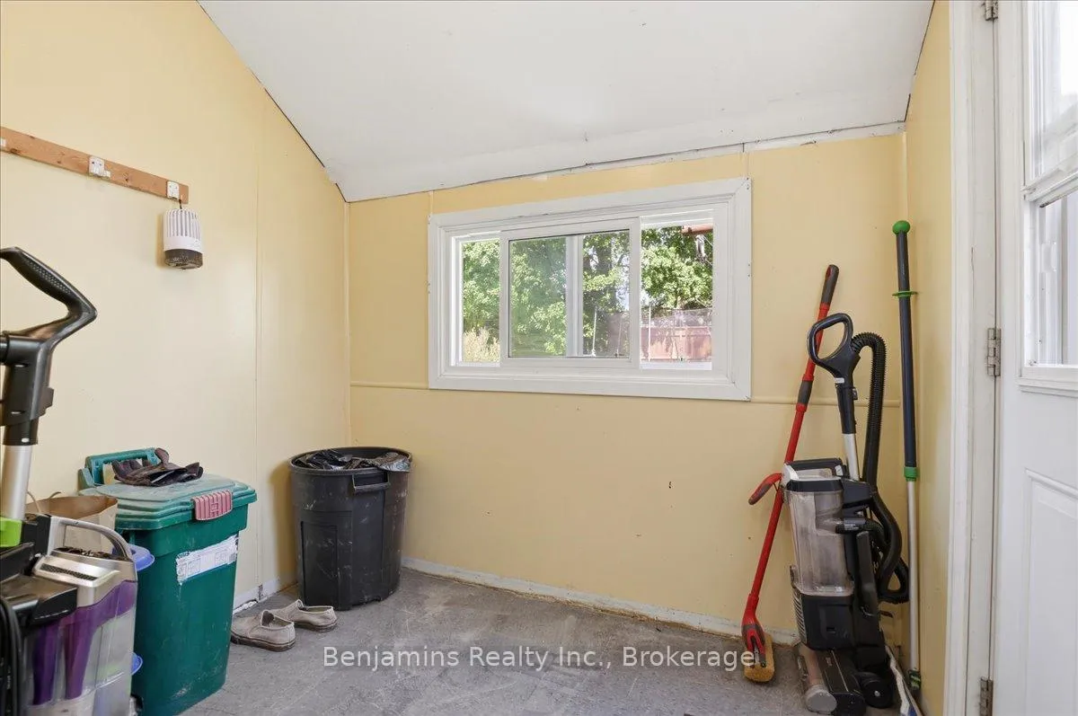 Photo 21 of 103 Chalmers Street N, Cambridge, Alison — HOMEH