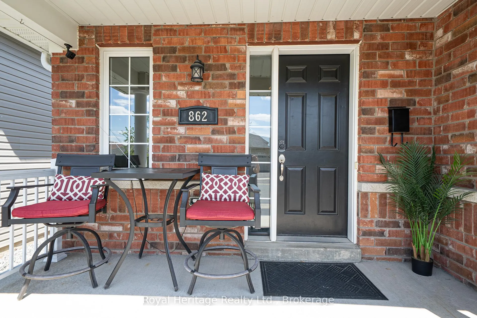 Photo 2 of 862 Emery Way, Peterborough, Monaghan Ward 2 — HOMEH