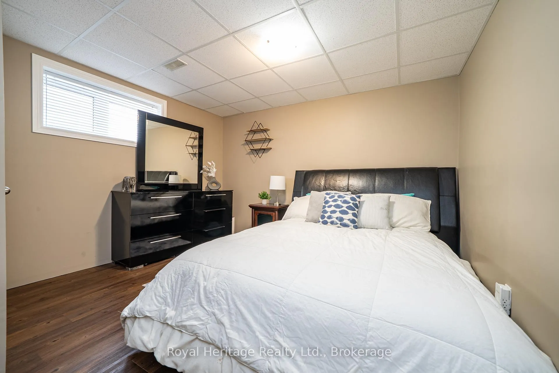 Photo 19 of 862 Emery Way, Peterborough, Monaghan Ward 2 — HOMEH