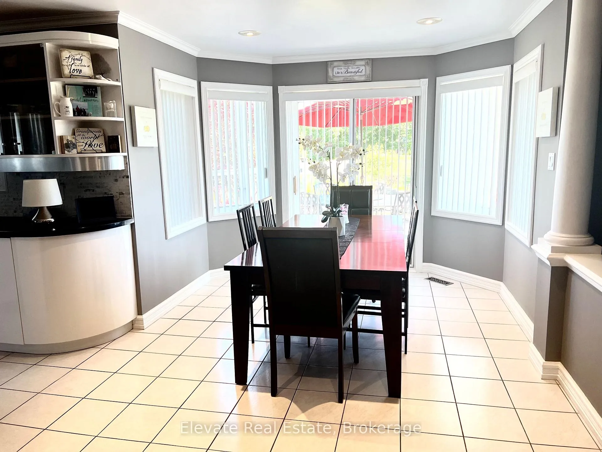 Photo 3 of 16 Fenton Way, Brampton, Toronto Gore Rural Estate — HOMEH