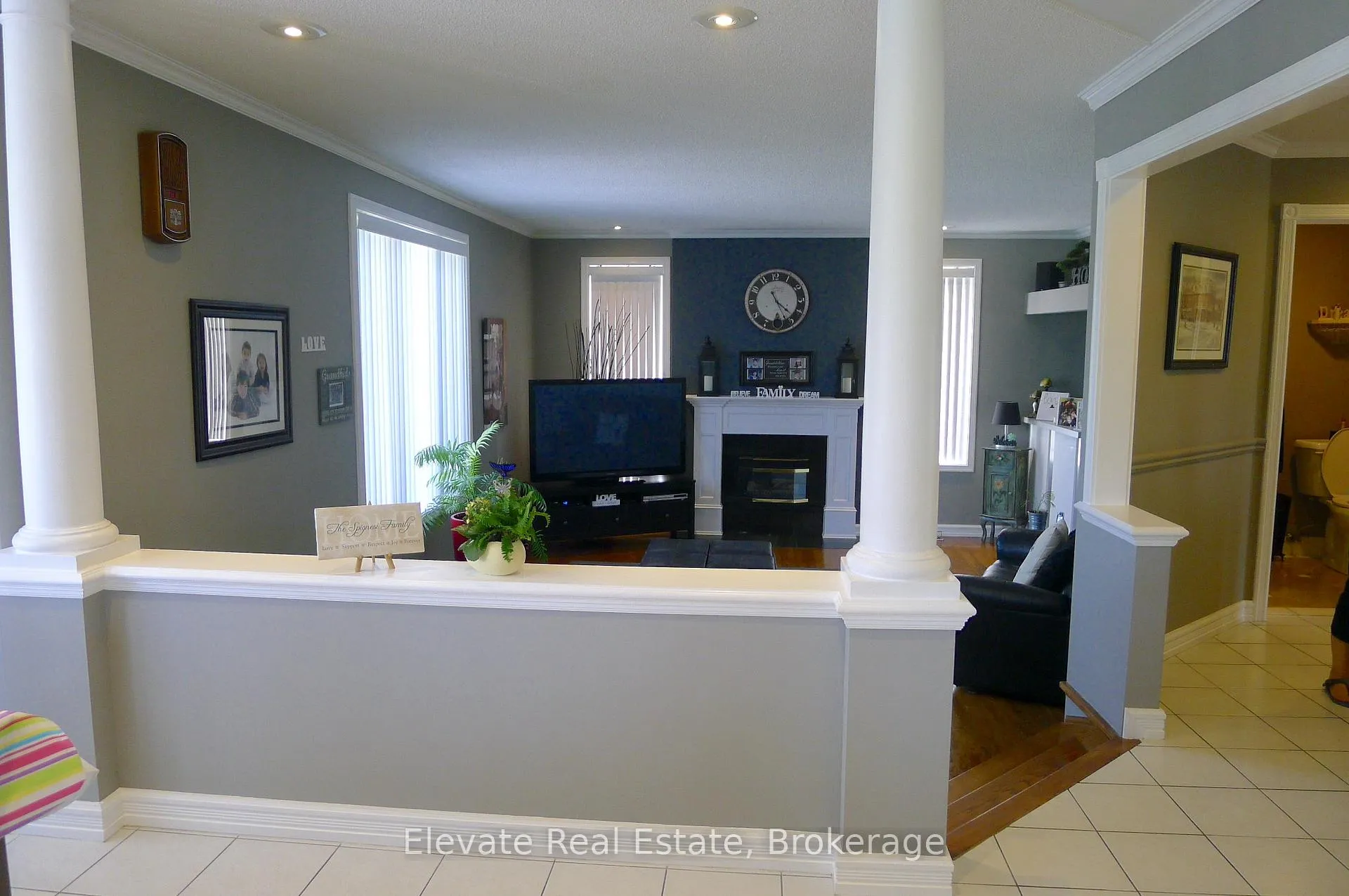Photo 8 of 16 Fenton Way, Brampton, Toronto Gore Rural Estate — HOMEH
