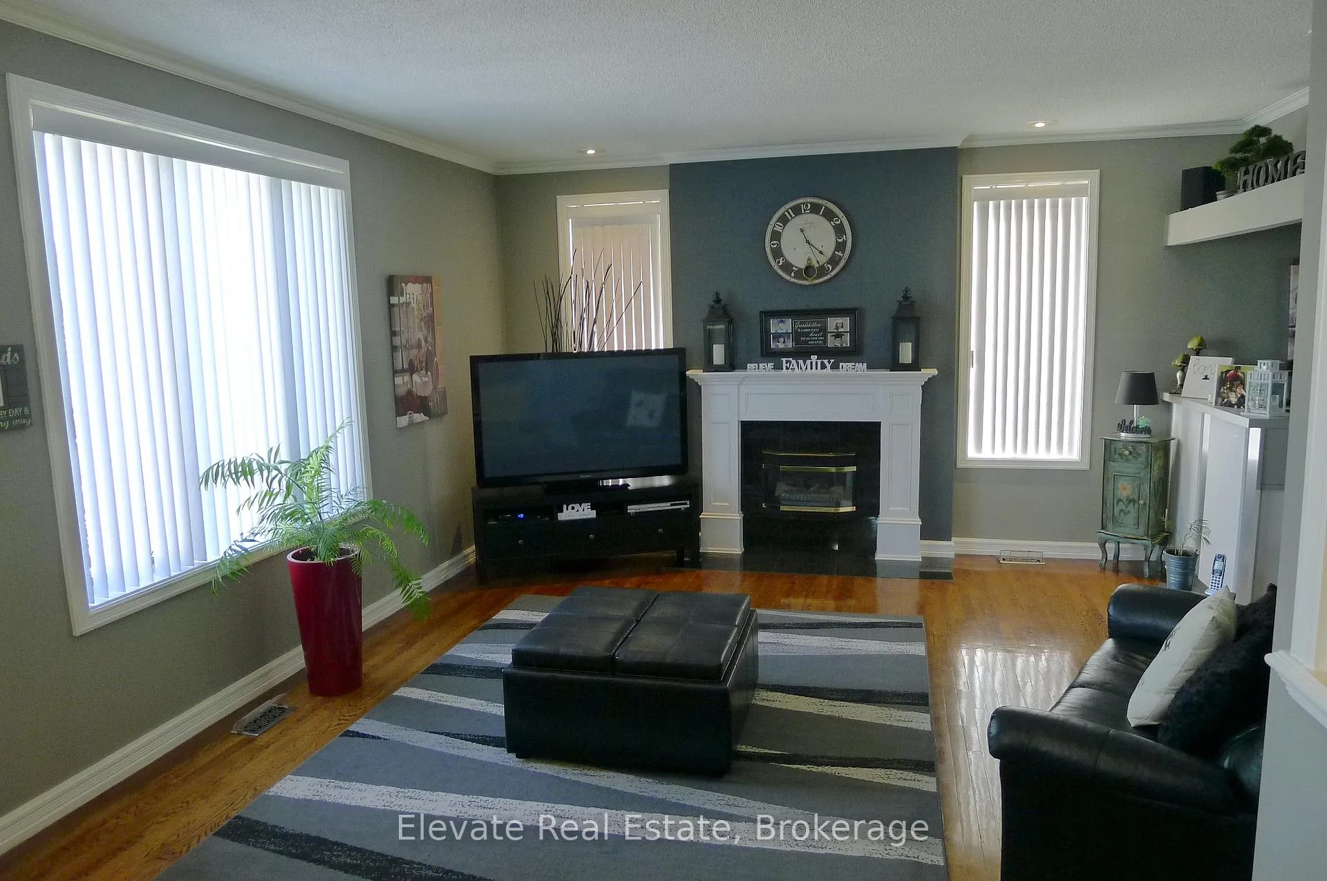 Photo 9 of 16 Fenton Way, Brampton, Toronto Gore Rural Estate — HOMEH
