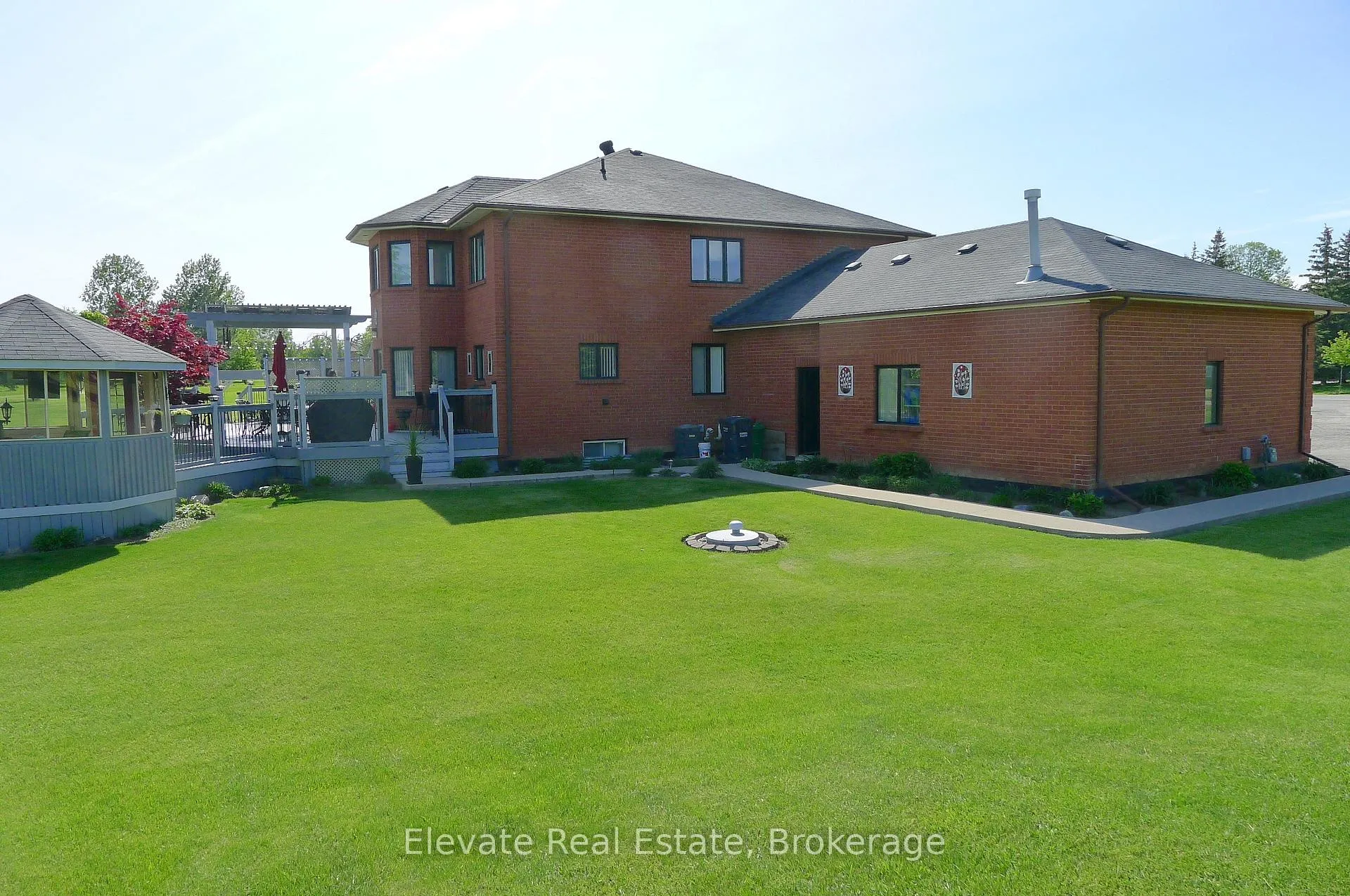 Photo 14 of 16 Fenton Way, Brampton, Toronto Gore Rural Estate — HOMEH