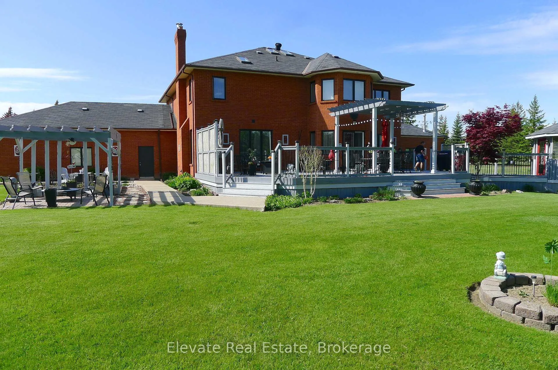 Photo 17 of 16 Fenton Way, Brampton, Toronto Gore Rural Estate — HOMEH