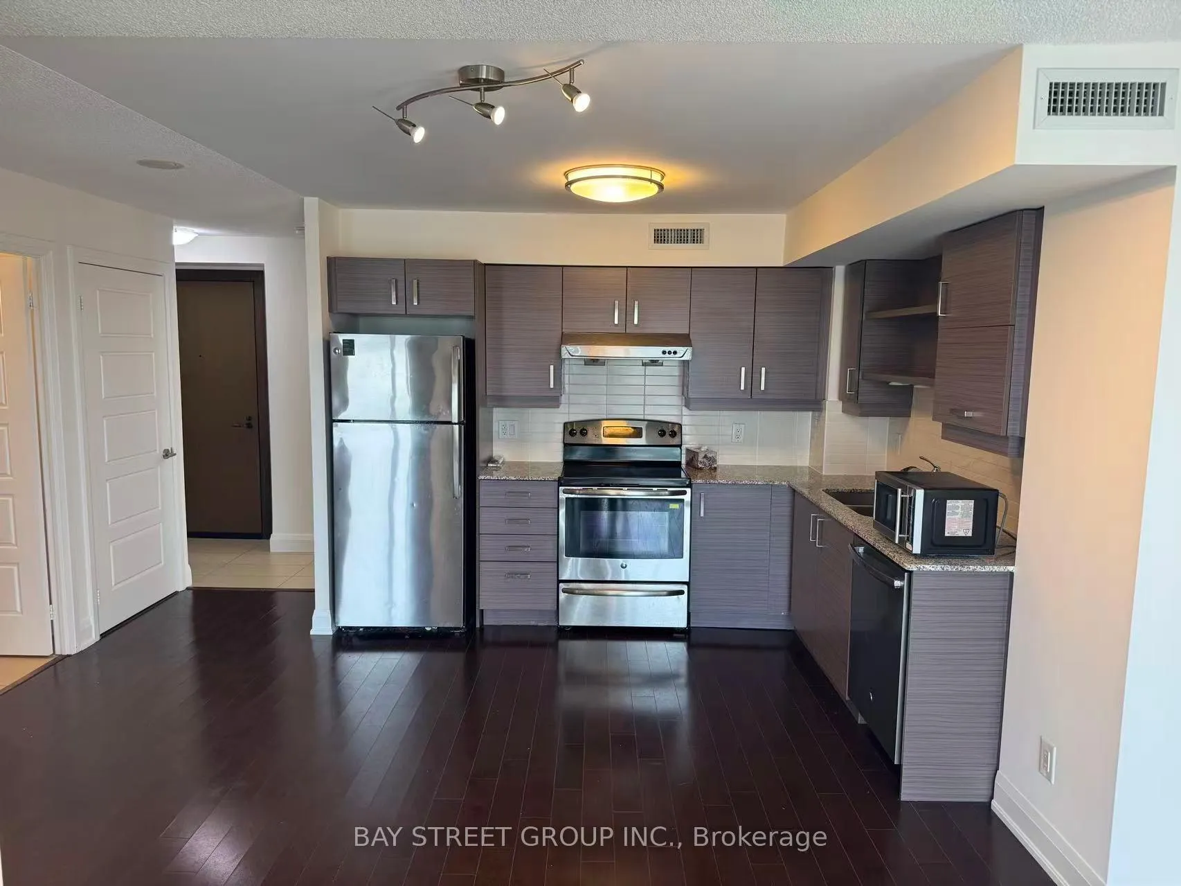 Photo 6 of Unit 1707, 1 Uptown Drive, Markham, Unionville — HOMEH