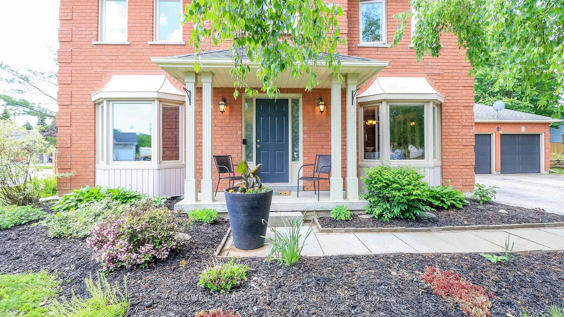 Photo 3 of 2790 Shering Crescent, Innisfil, Stroud — HOMEH