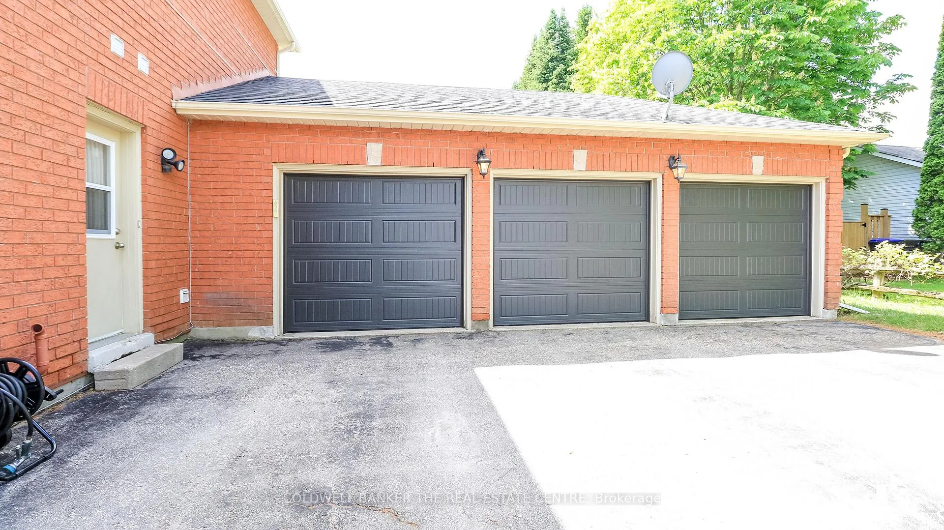 Photo 4 of 2790 Shering Crescent, Innisfil, Stroud — HOMEH