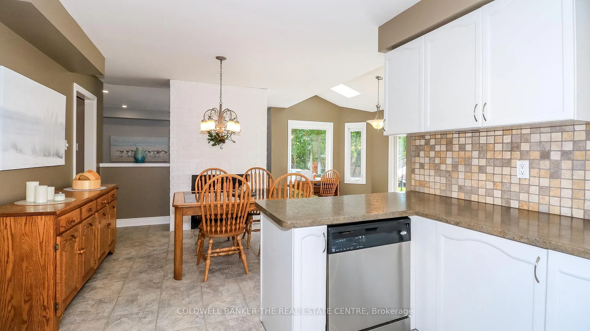 Photo 22 of 2790 Shering Crescent, Innisfil, Stroud — HOMEH