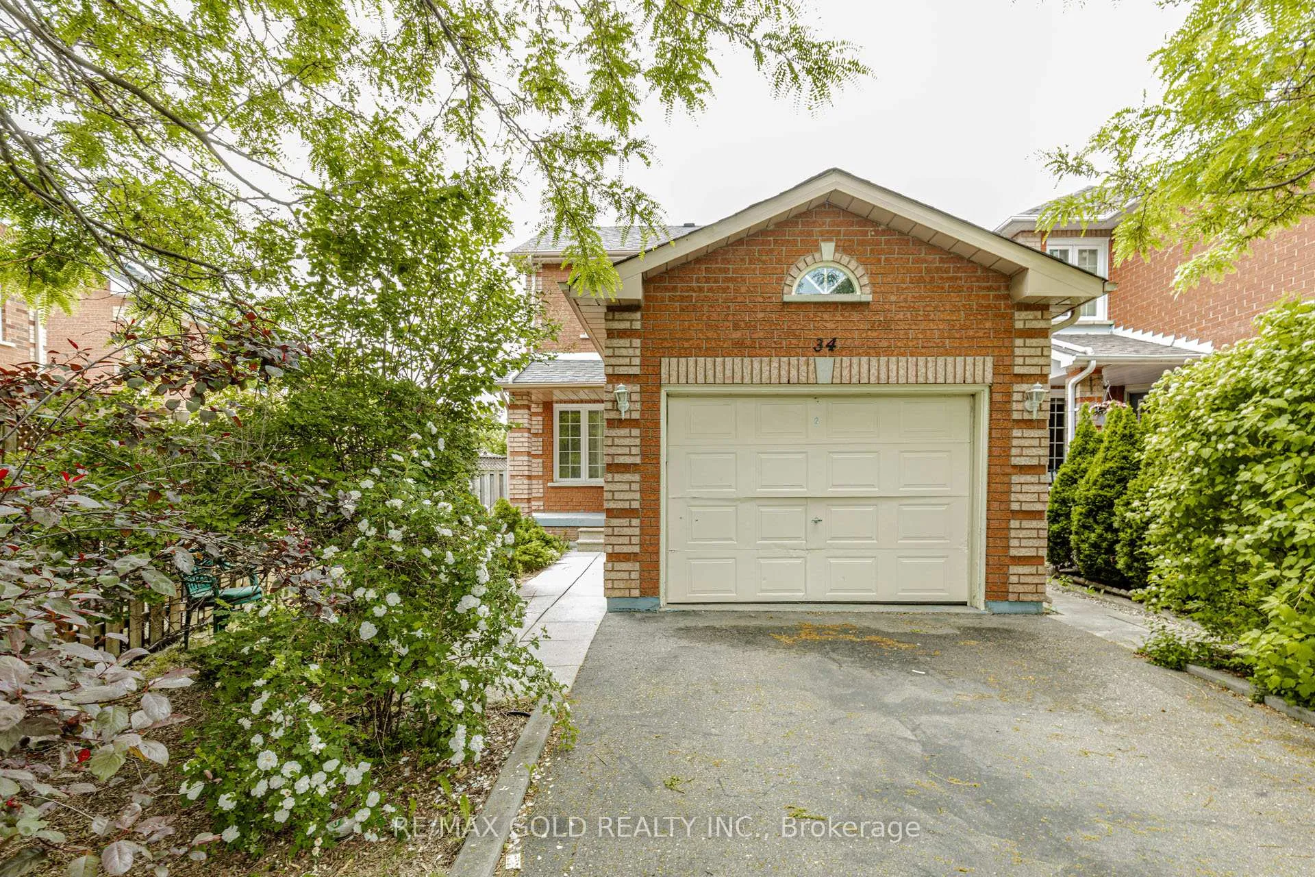 Photo 2 of 34 White Tail Crescent, Brampton, Fletcher's West — HOMEH
