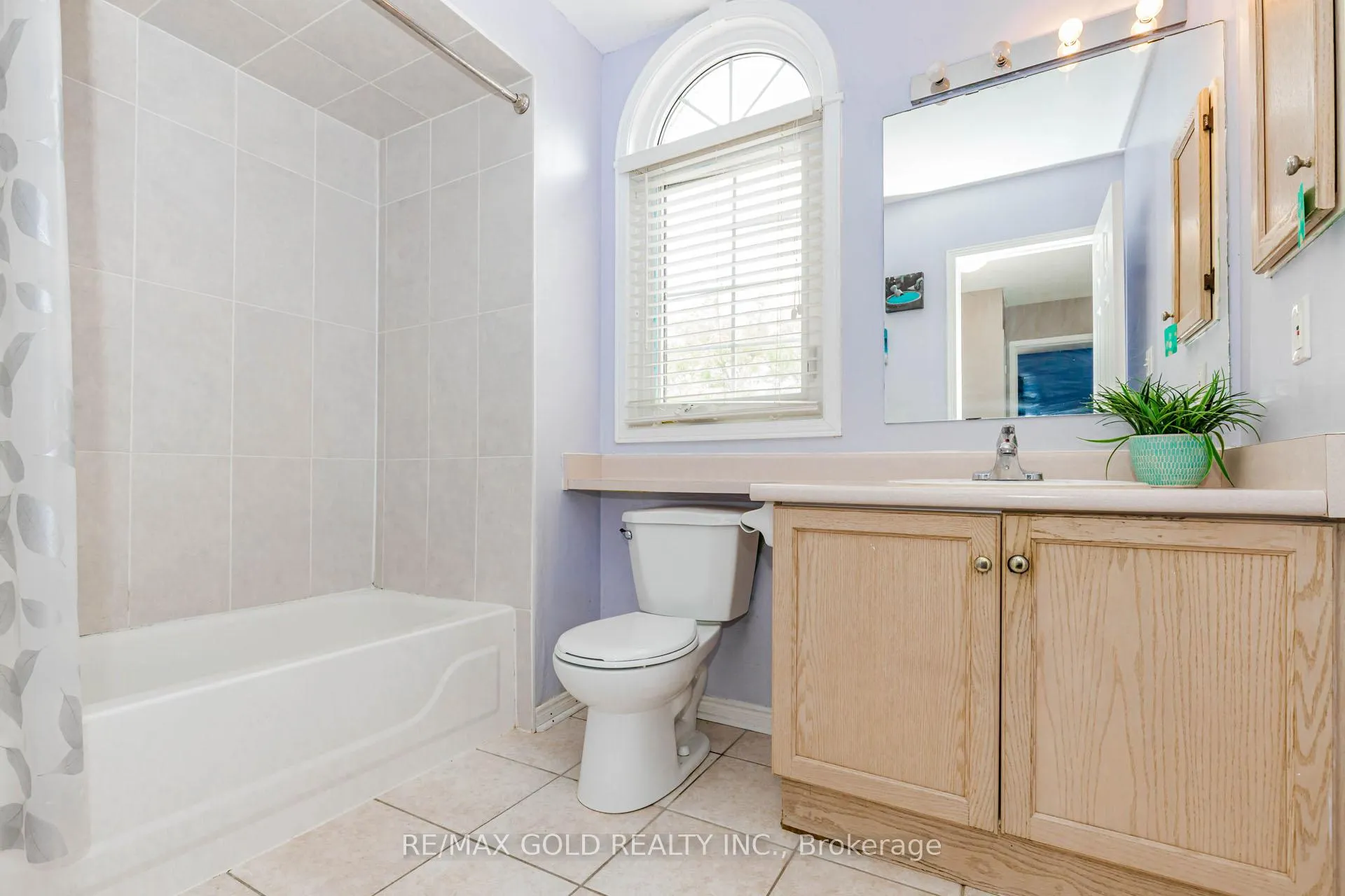 Photo 19 of 34 White Tail Crescent, Brampton, Fletcher's West — HOMEH