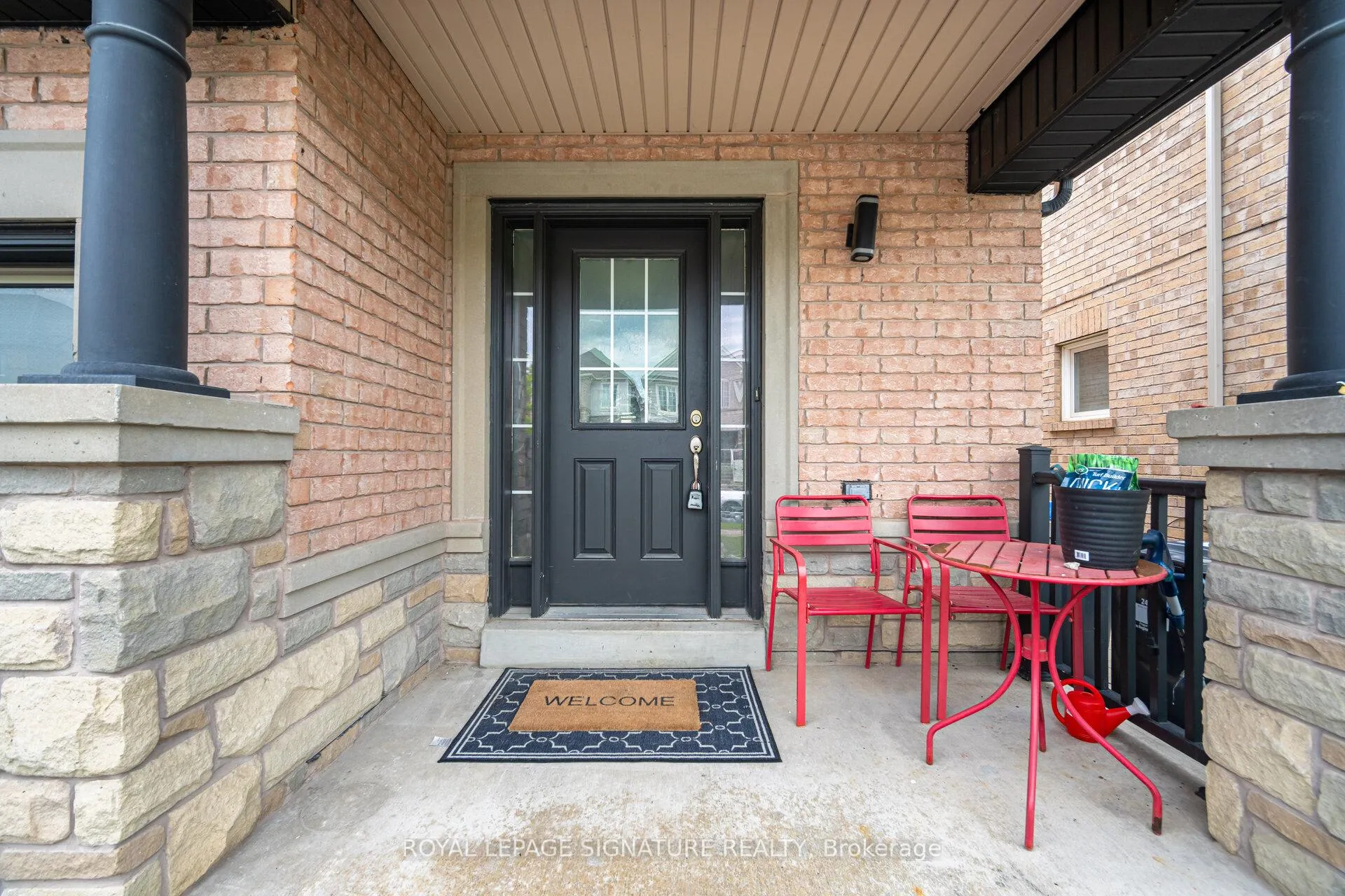 Photo 5 of 66 Lightcatcher Circle, Brampton, Bram East — HOMEH