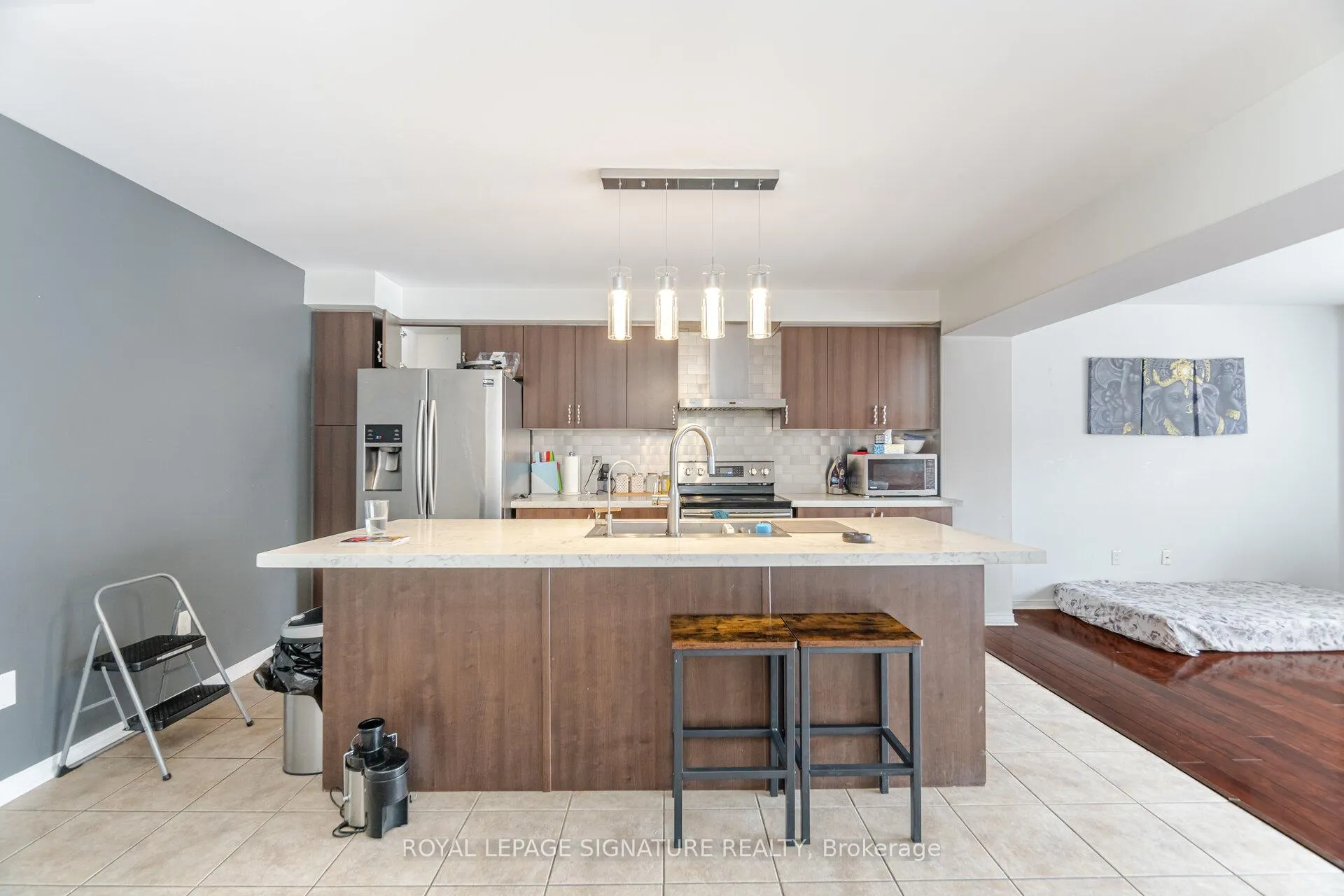 Photo 9 of 66 Lightcatcher Circle, Brampton, Bram East — HOMEH