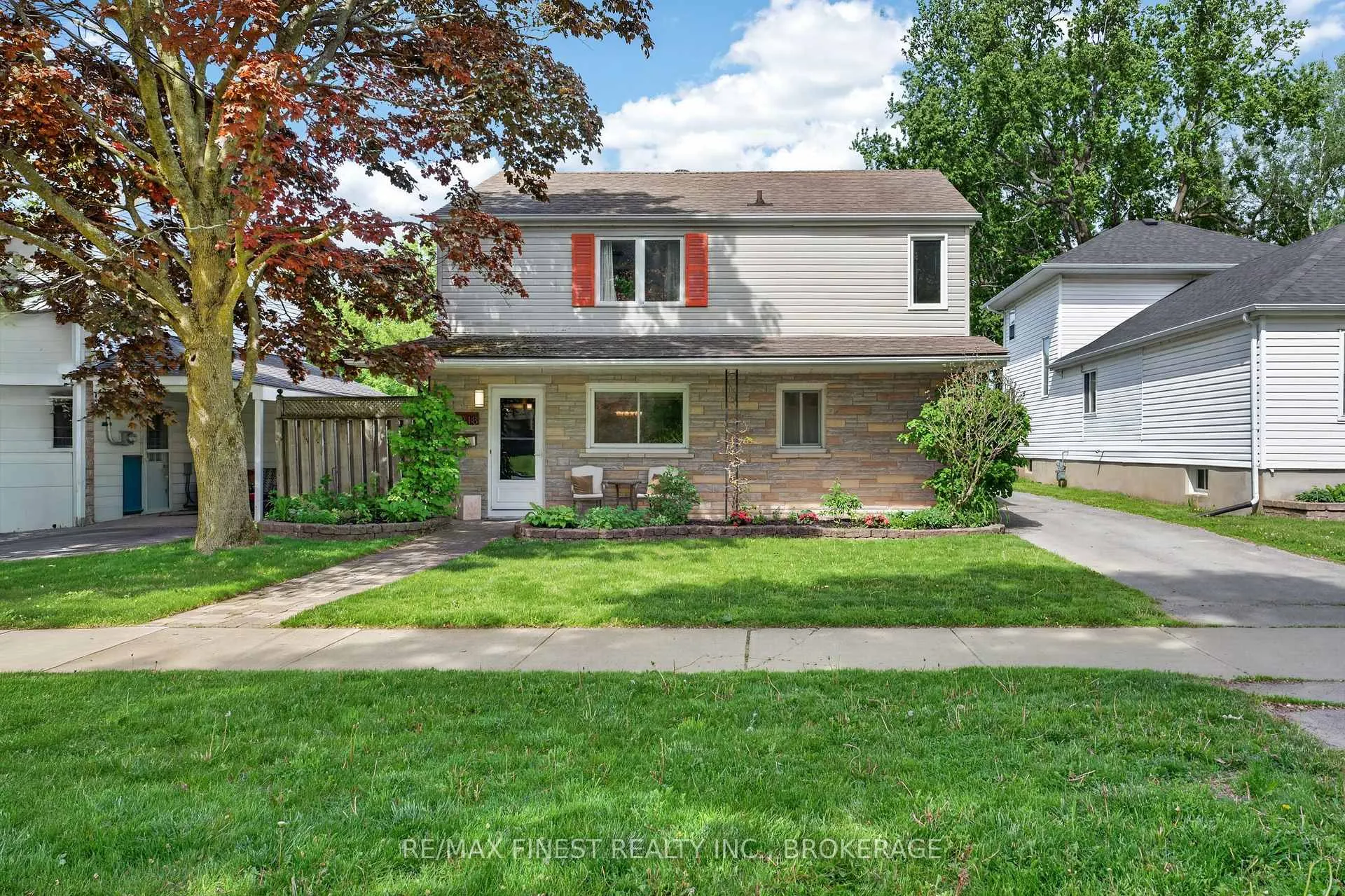 Front of 218 Kingscourt Avenue