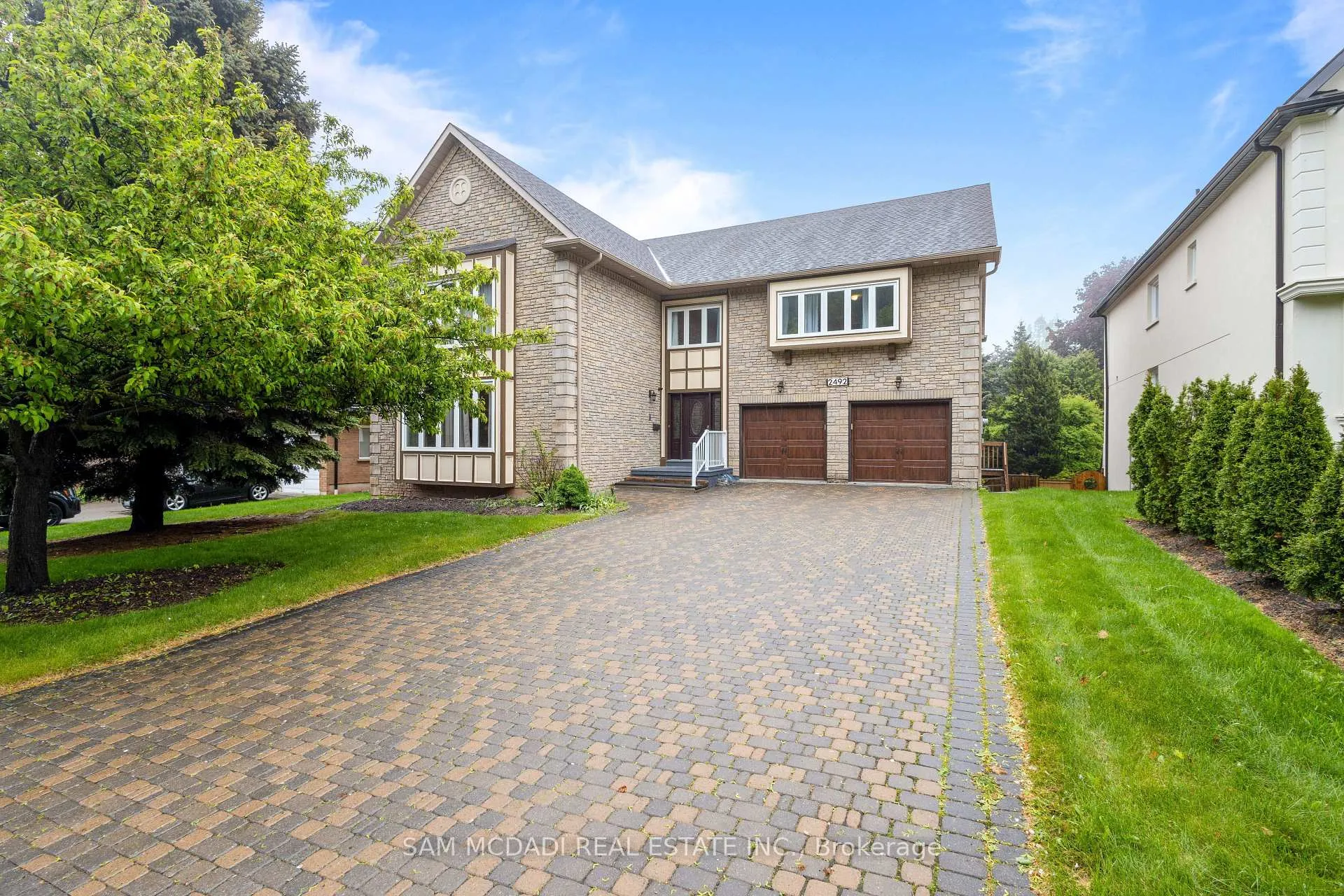 Photo 1 of 2492 Erin Centre Boulevard, Mississauga, Central Erin Mills — HOMEH