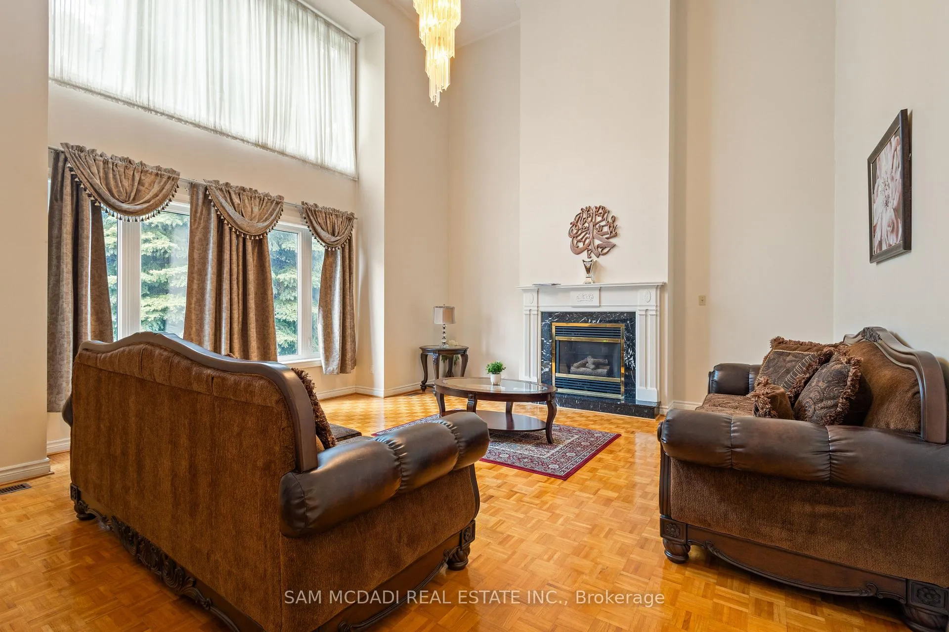 Photo 3 of 2492 Erin Centre Boulevard, Mississauga, Central Erin Mills — HOMEH