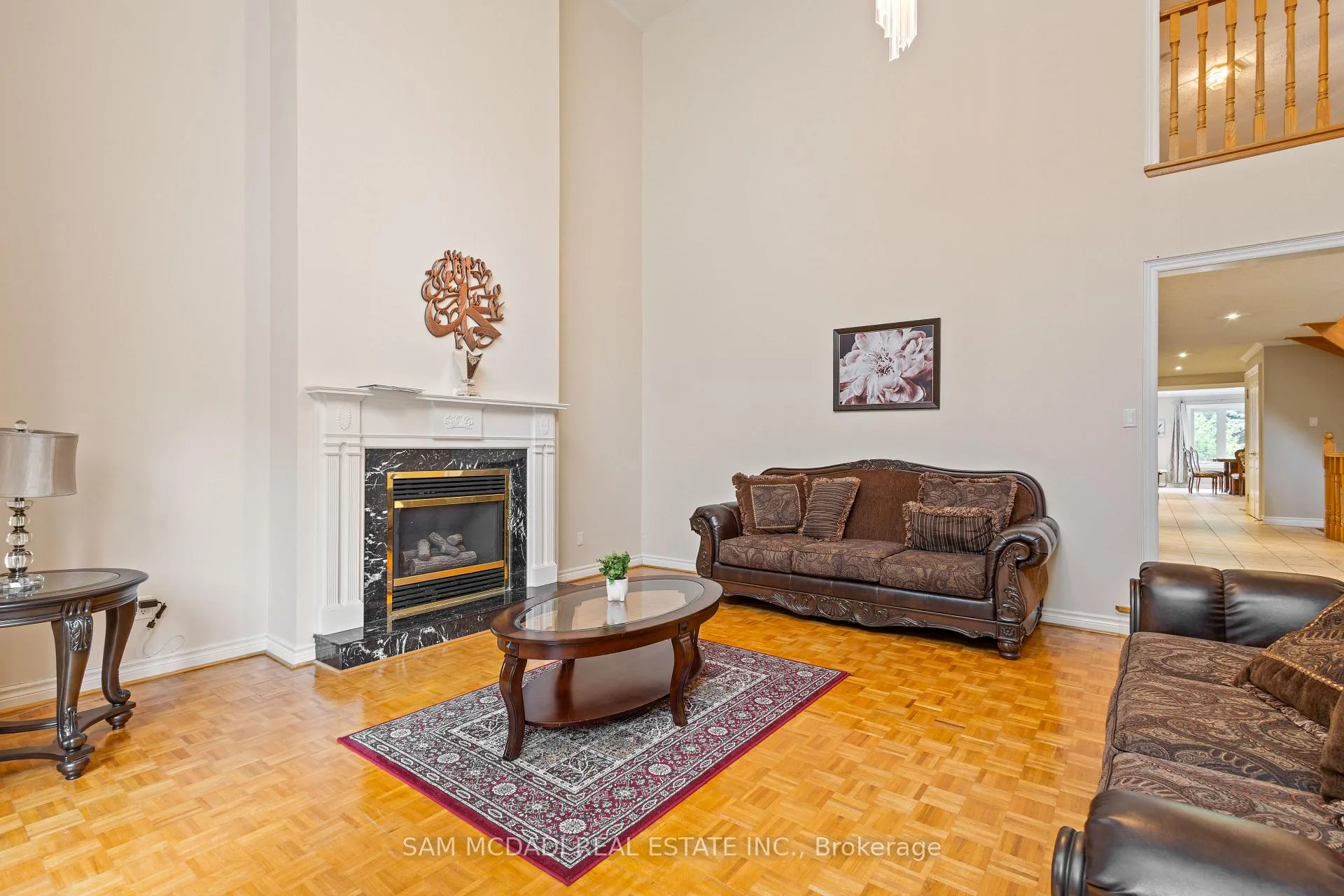 Photo 4 of 2492 Erin Centre Boulevard, Mississauga, Central Erin Mills — HOMEH