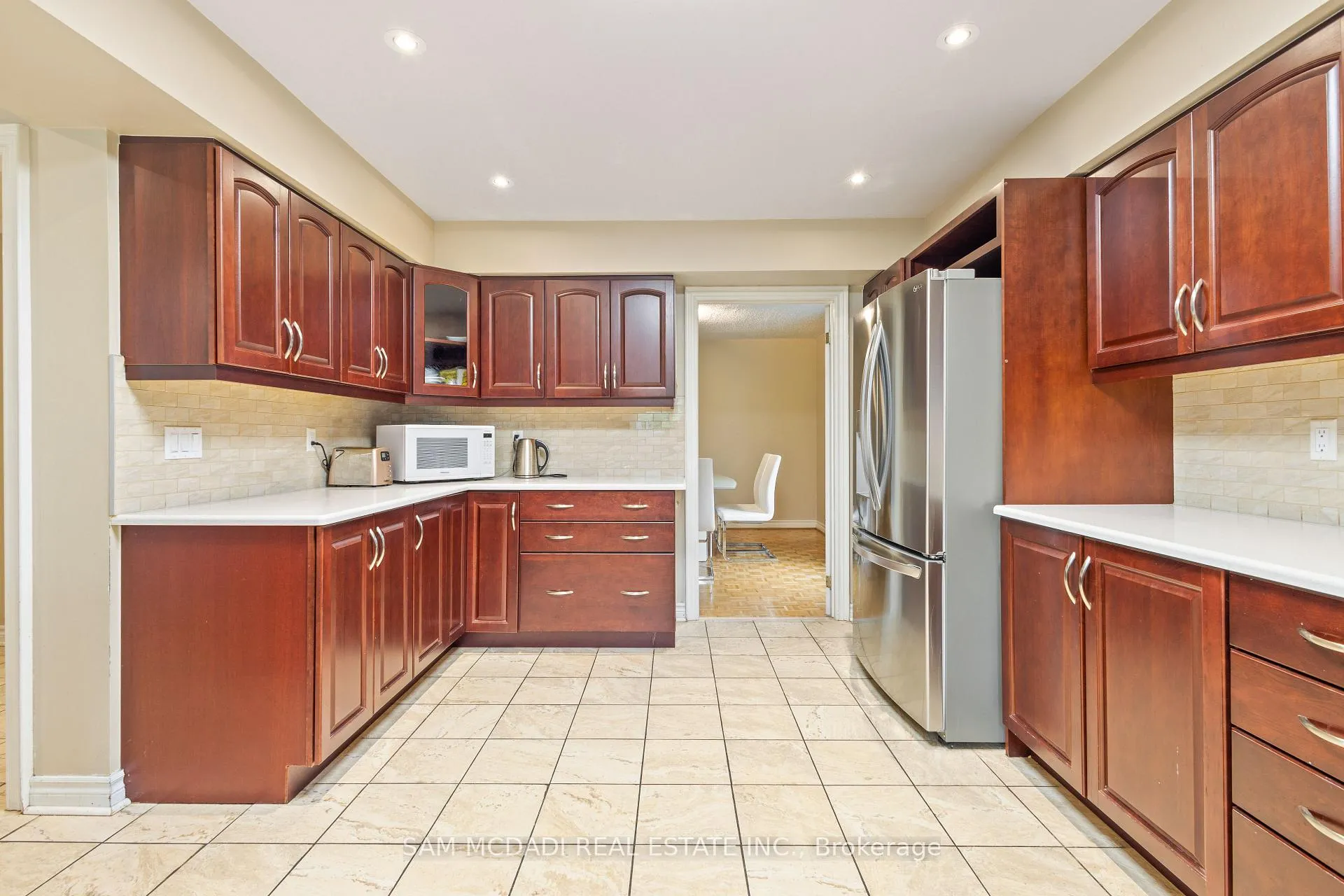 Photo 12 of 2492 Erin Centre Boulevard, Mississauga, Central Erin Mills — HOMEH
