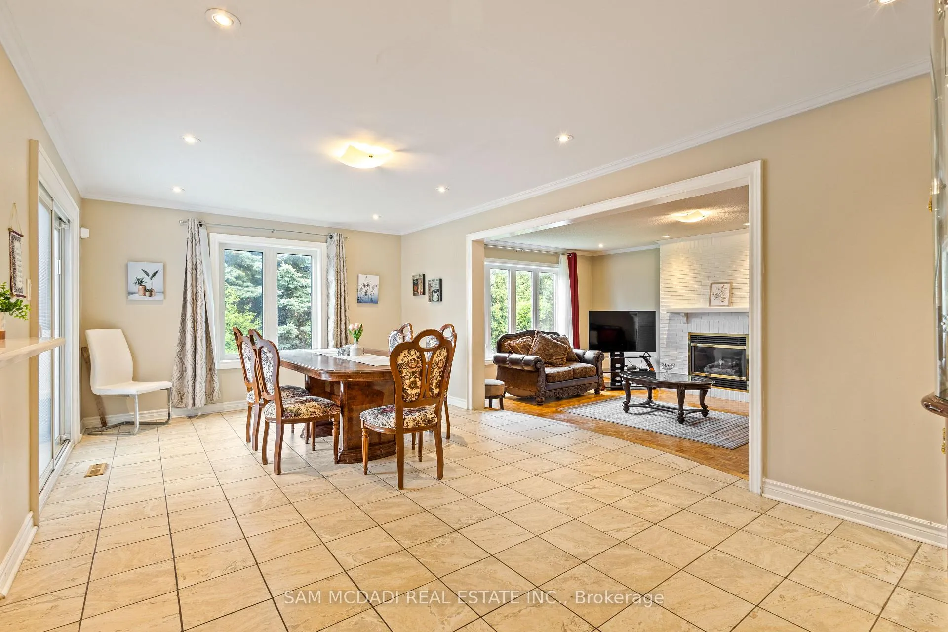 Photo 13 of 2492 Erin Centre Boulevard, Mississauga, Central Erin Mills — HOMEH