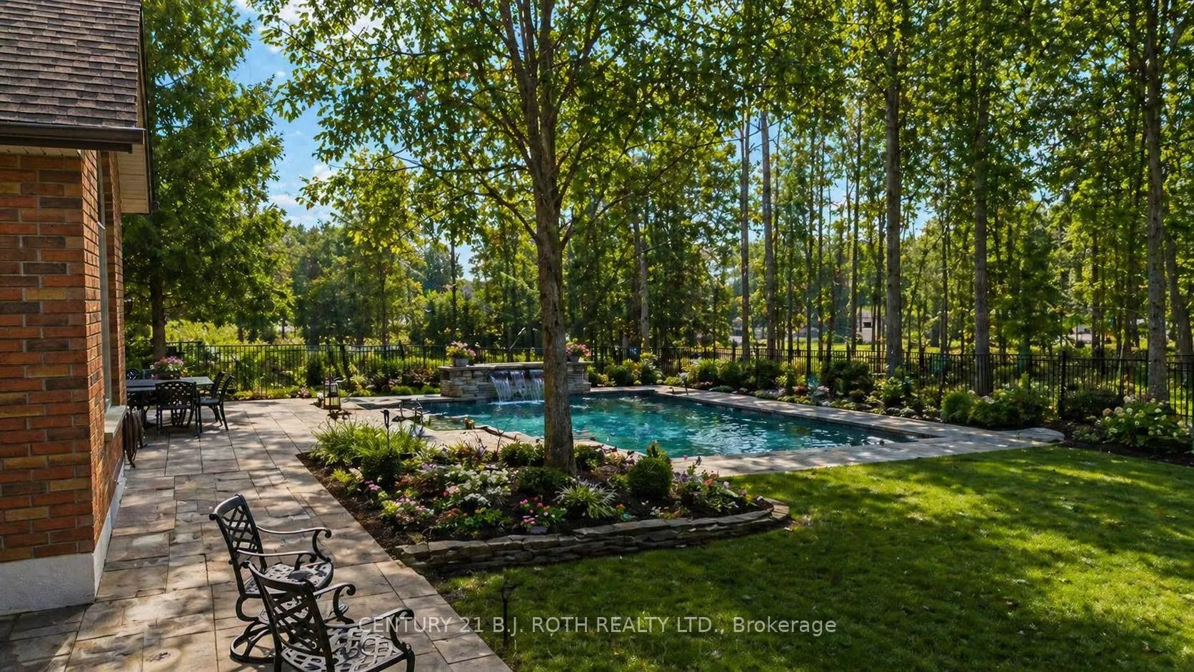 Photo 2 of 6 Lloyd Cook Drive E, Springwater, Snow Valley — HOMEH