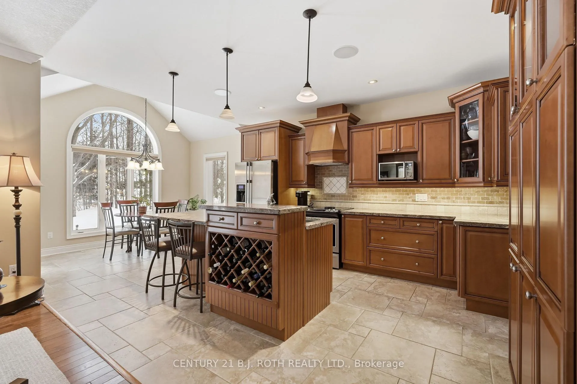 Photo 11 of 6 Lloyd Cook Drive E, Springwater, Snow Valley — HOMEH