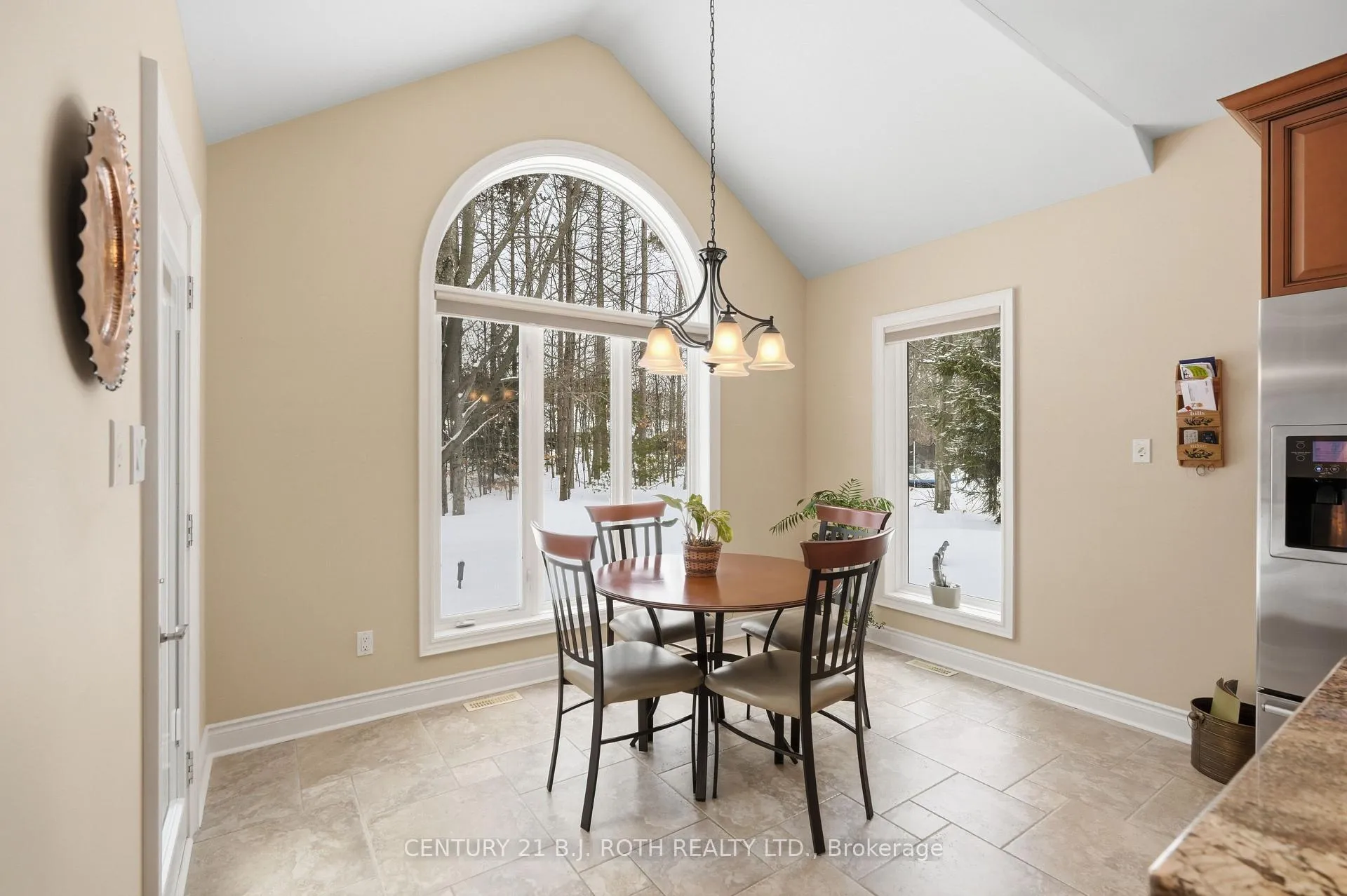 Photo 13 of 6 Lloyd Cook Drive E, Springwater, Snow Valley — HOMEH