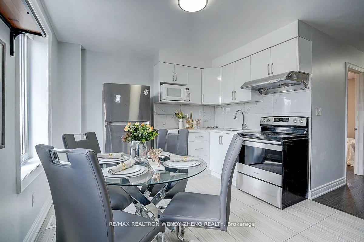Photo 3 of Unit Upper, 245 Montrose Avenue, Toronto, Palmerston-Little Italy — HOMEH