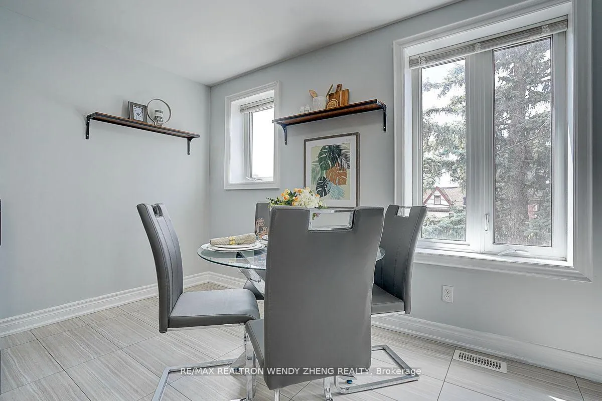 Photo 5 of Unit Upper, 245 Montrose Avenue, Toronto, Palmerston-Little Italy — HOMEH