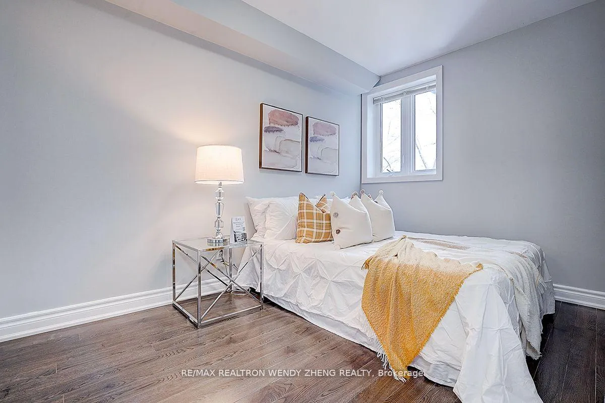 Photo 7 of Unit Upper, 245 Montrose Avenue, Toronto, Palmerston-Little Italy — HOMEH