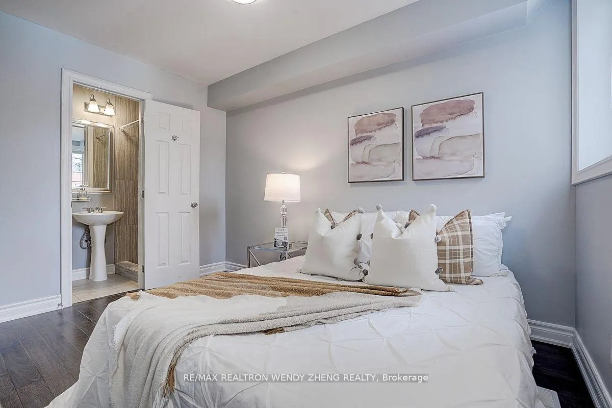 Photo 9 of Unit Upper, 245 Montrose Avenue, Toronto, Palmerston-Little Italy — HOMEH