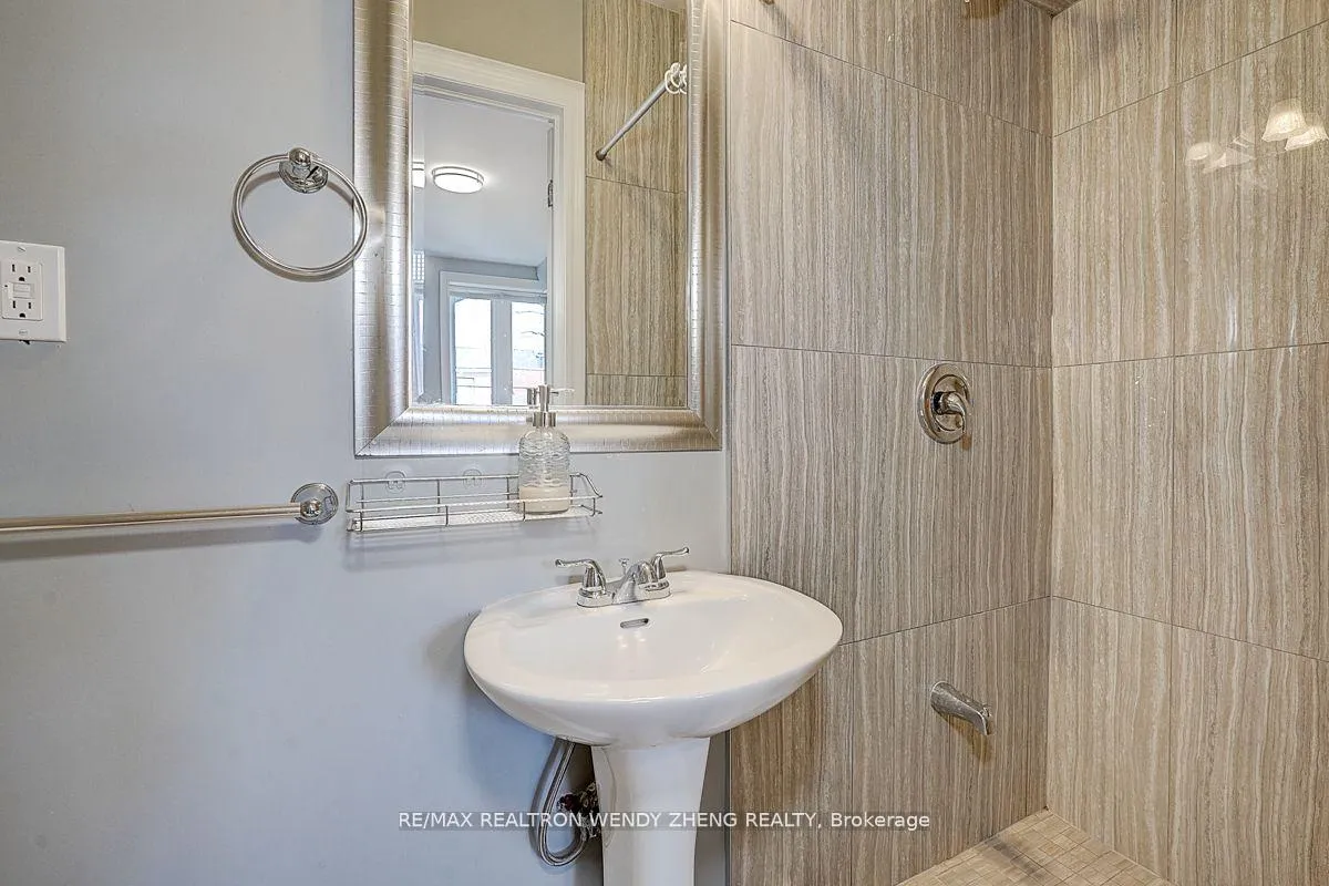 Photo 10 of Unit Upper, 245 Montrose Avenue, Toronto, Palmerston-Little Italy — HOMEH