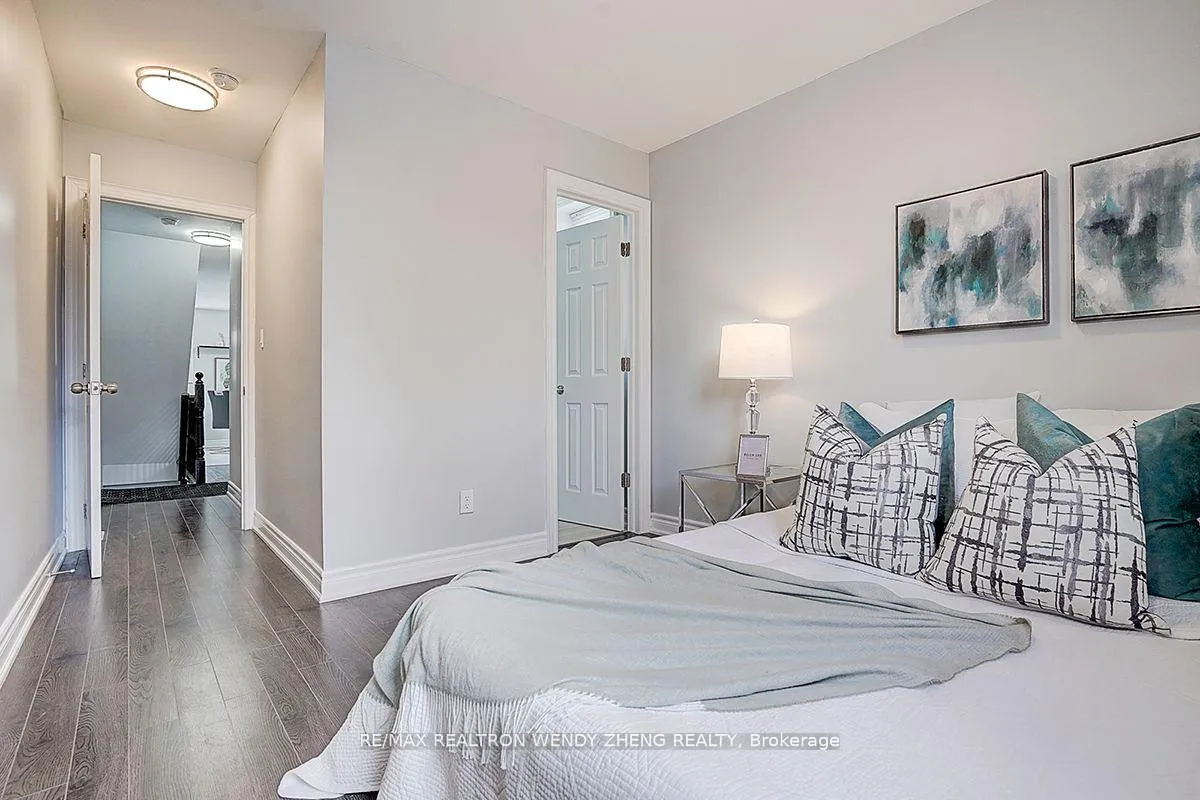 Photo 12 of Unit Upper, 245 Montrose Avenue, Toronto, Palmerston-Little Italy — HOMEH