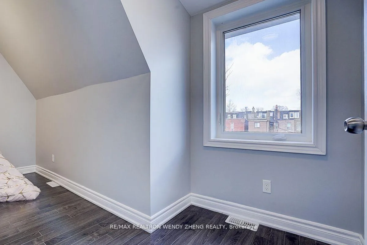 Photo 20 of Unit Upper, 245 Montrose Avenue, Toronto, Palmerston-Little Italy — HOMEH