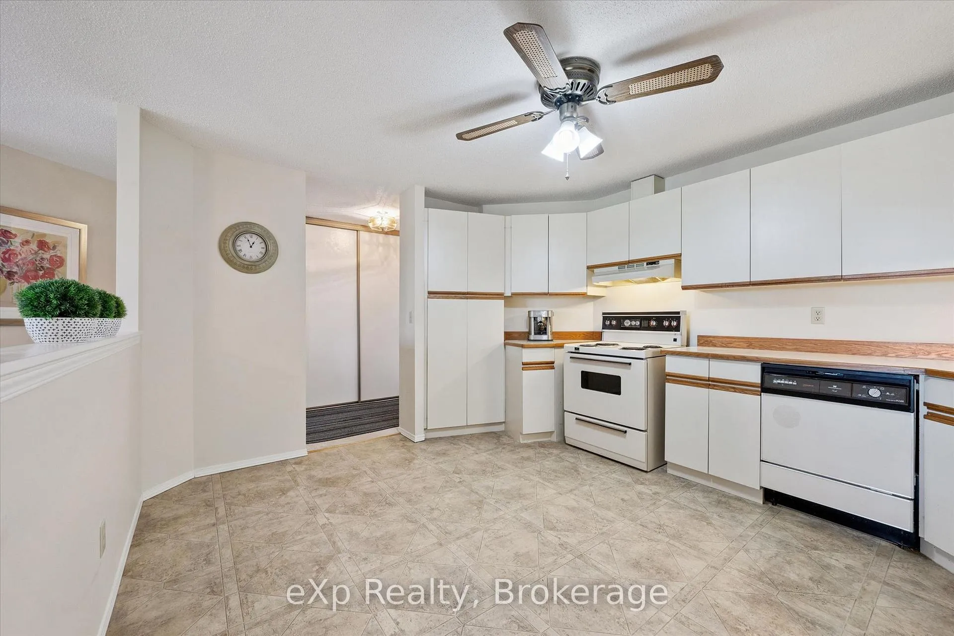 Photo 38 of Unit 602, 24 Marilyn Drive, Guelph, Riverside Park — HOMEH
