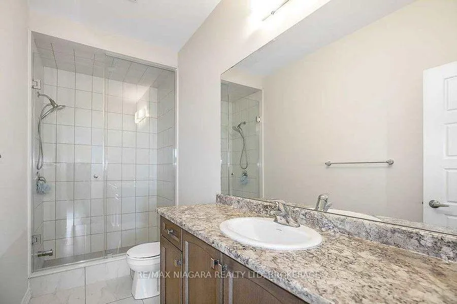 Photo 2 of 10 Explorer Way, Thorold, Rolling Meadows — HOMEH
