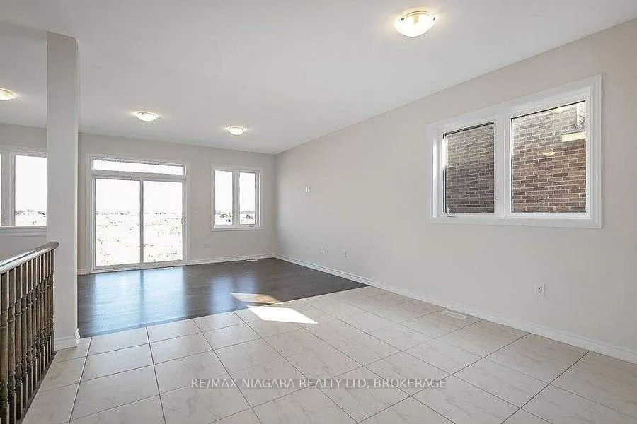 Photo 5 of 10 Explorer Way, Thorold, Rolling Meadows — HOMEH