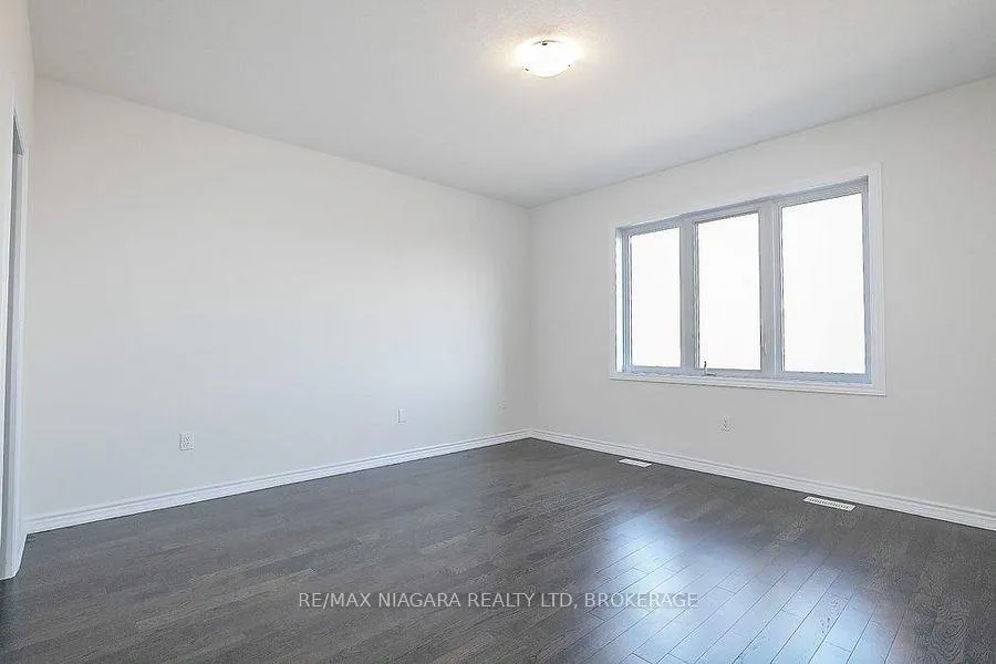 Photo 13 of 10 Explorer Way, Thorold, Rolling Meadows — HOMEH