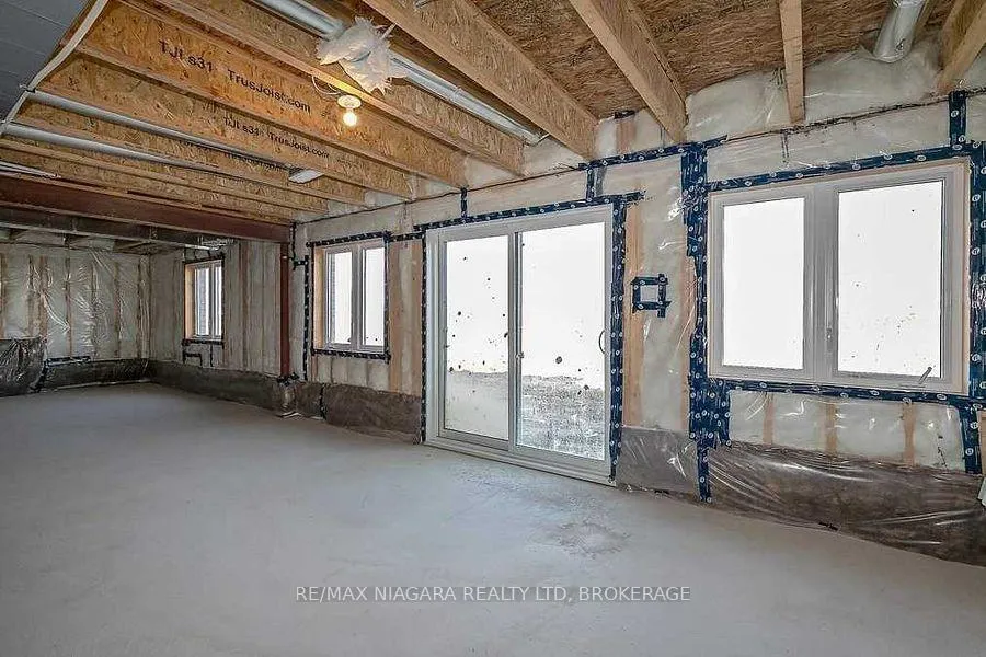 Photo 14 of 10 Explorer Way, Thorold, Rolling Meadows — HOMEH