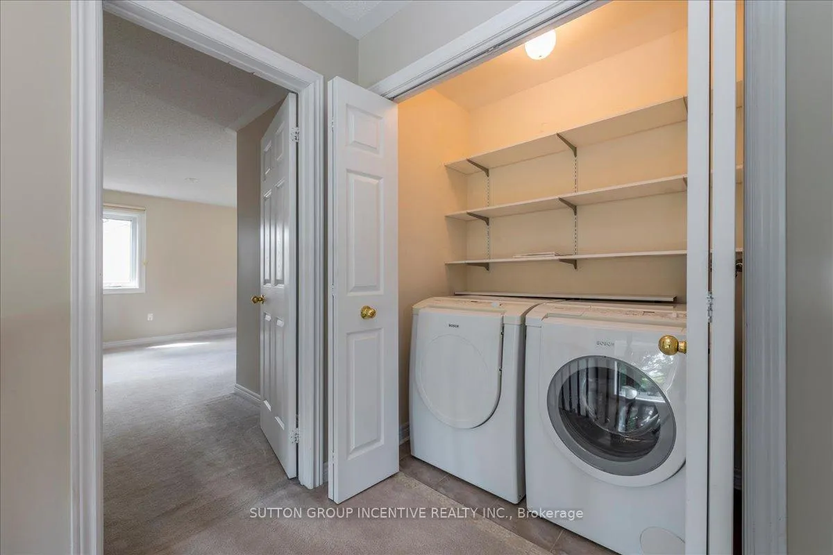 Photo 13 of 11 Thrushwood Drive, Barrie, 400 West — HOMEH