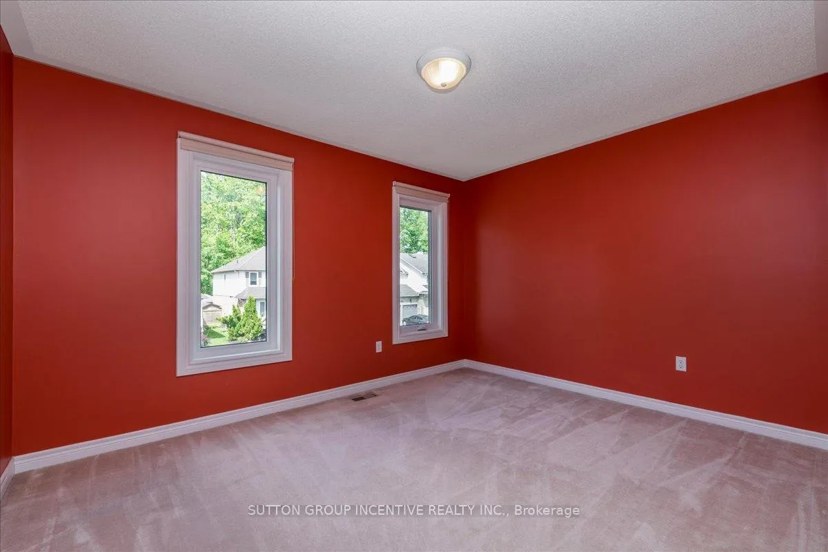 Photo 23 of 11 Thrushwood Drive, Barrie, 400 West — HOMEH