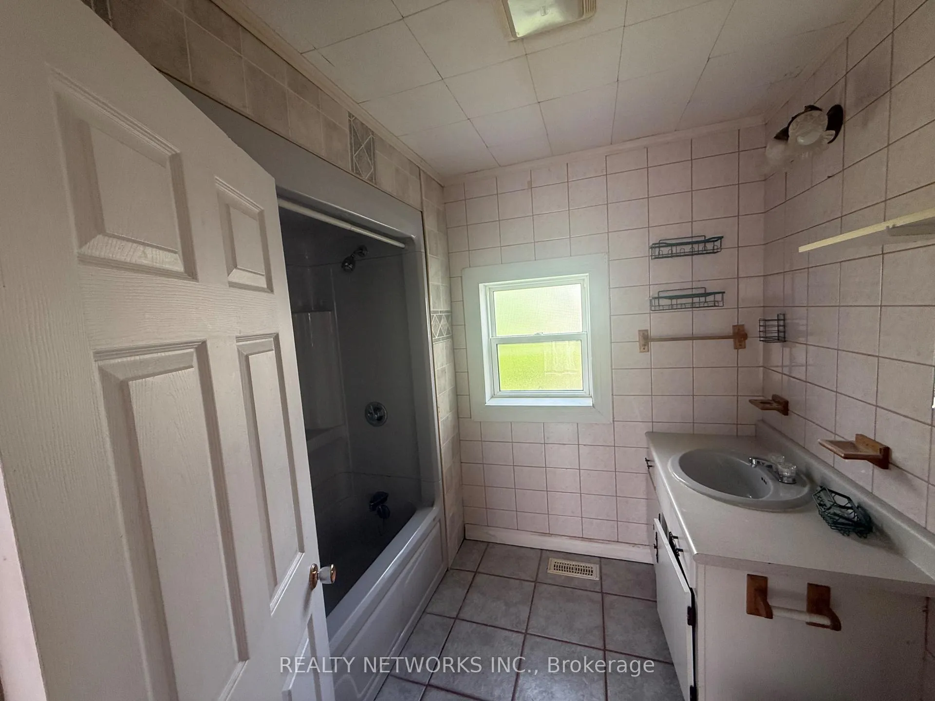 Photo 5 of 75 Maple Street N, Timmins, TNE - Central — HOMEH