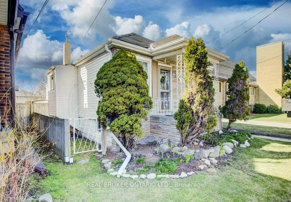 Photo 2 of 458 Upper Wentworth Street, Hamilton, Inch Park — HOMEH