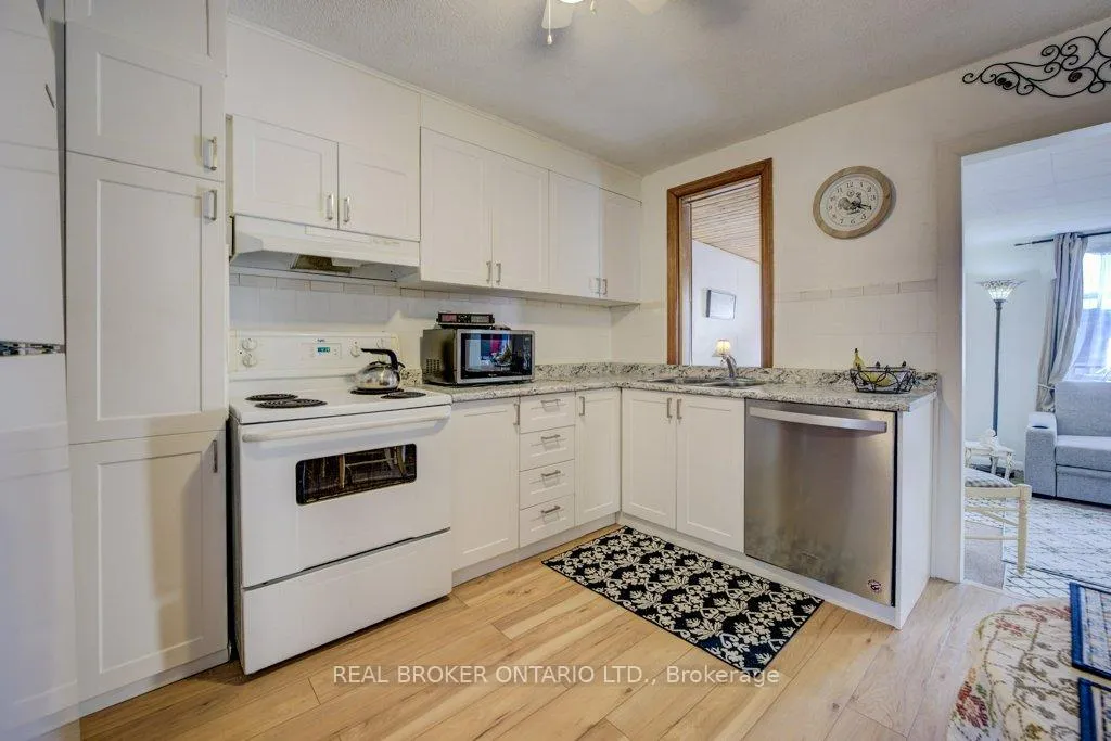Photo 15 of 458 Upper Wentworth Street, Hamilton, Inch Park — HOMEH