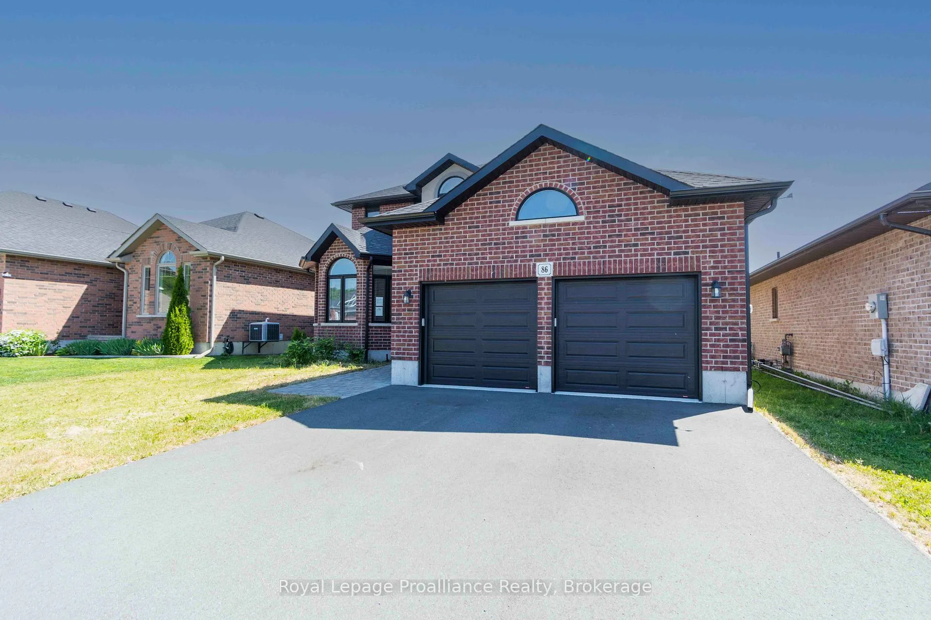 Photo 3 of 86 Ledgerock Court, Quinte West, Sidney Ward — HOMEH
