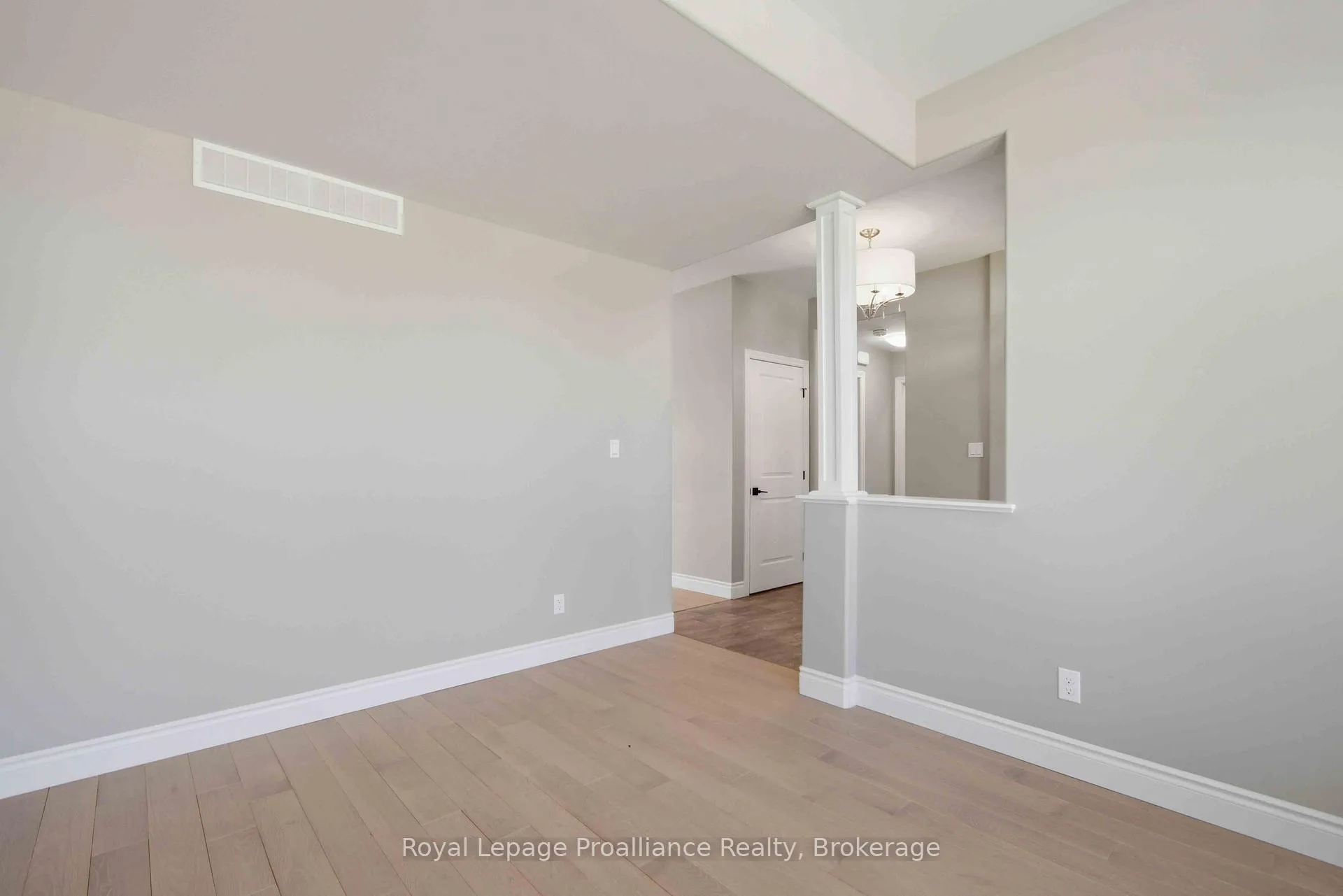 Photo 6 of 86 Ledgerock Court, Quinte West, Sidney Ward — HOMEH
